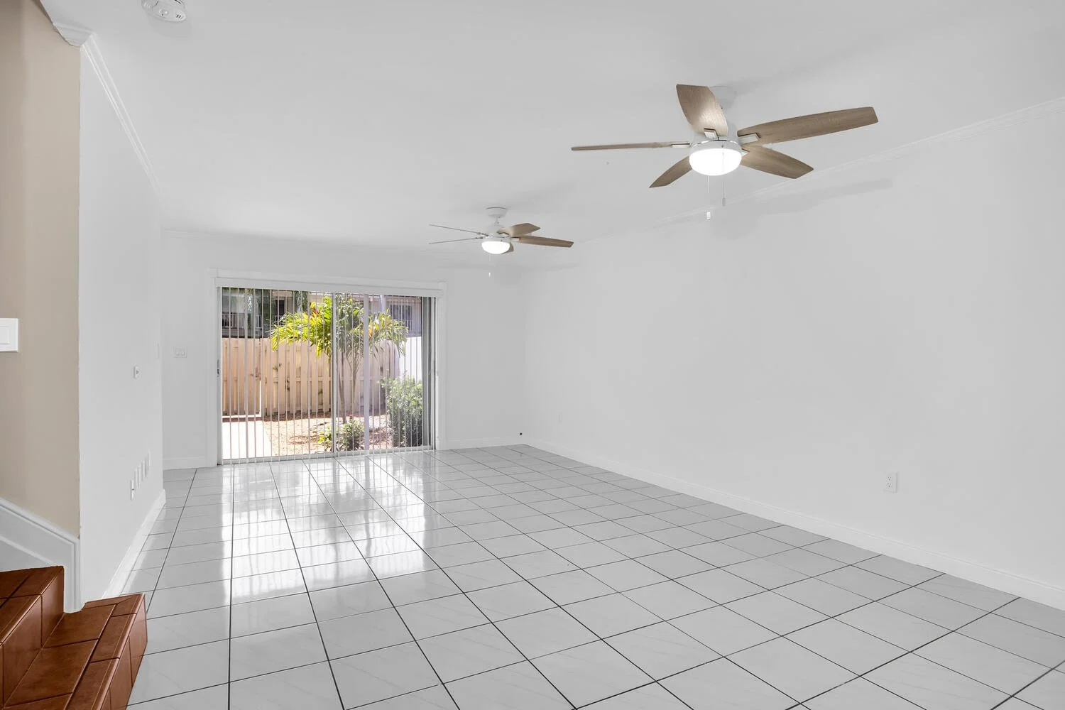 8 8123 SW 81st Pl Miami FL 33143-large-008-010-Living Room-1500x1000-72dpi.jpg