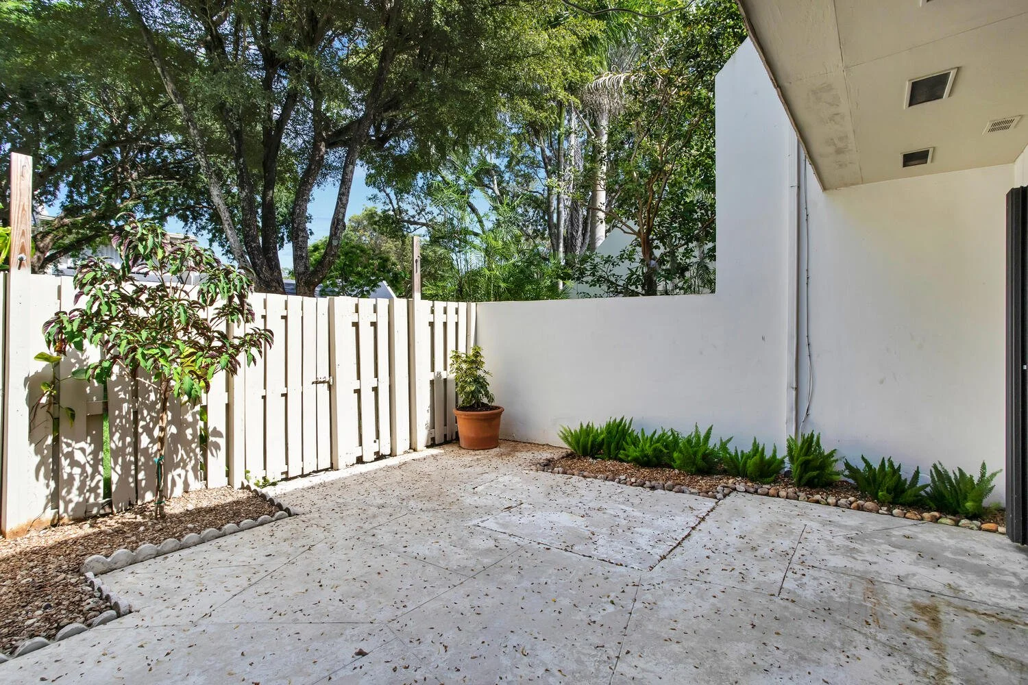 41 8123 SW 81st Pl Miami FL 33143-large-019-022-Patio-1500x1000-72dpi.jpg