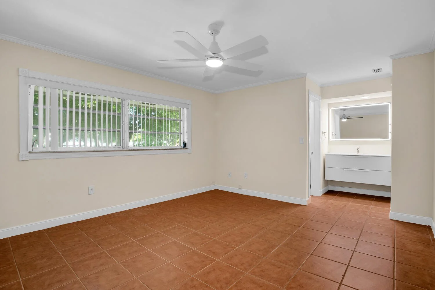 24 8123 SW 81st Pl Miami FL 33143-large-021-026-Primary Bedroom-1500x1000-72dpi.jpg