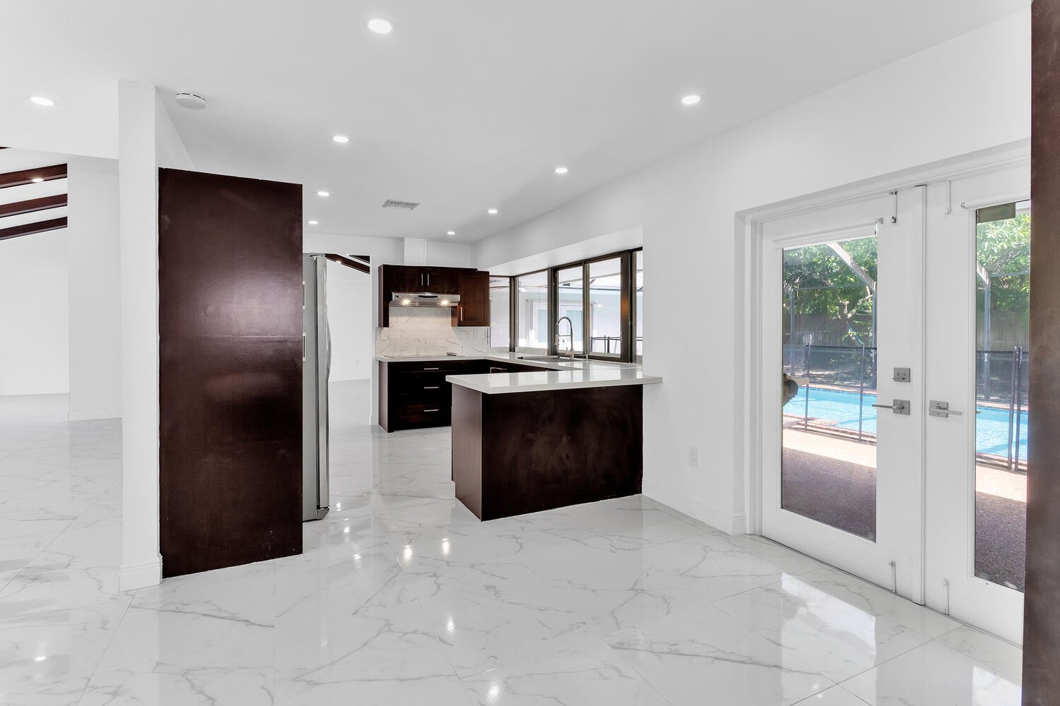13 7860 SW 180th St Palmetto Bay-large-017-007-KitchenFamily Room-1500x1000-72dpi.jpg