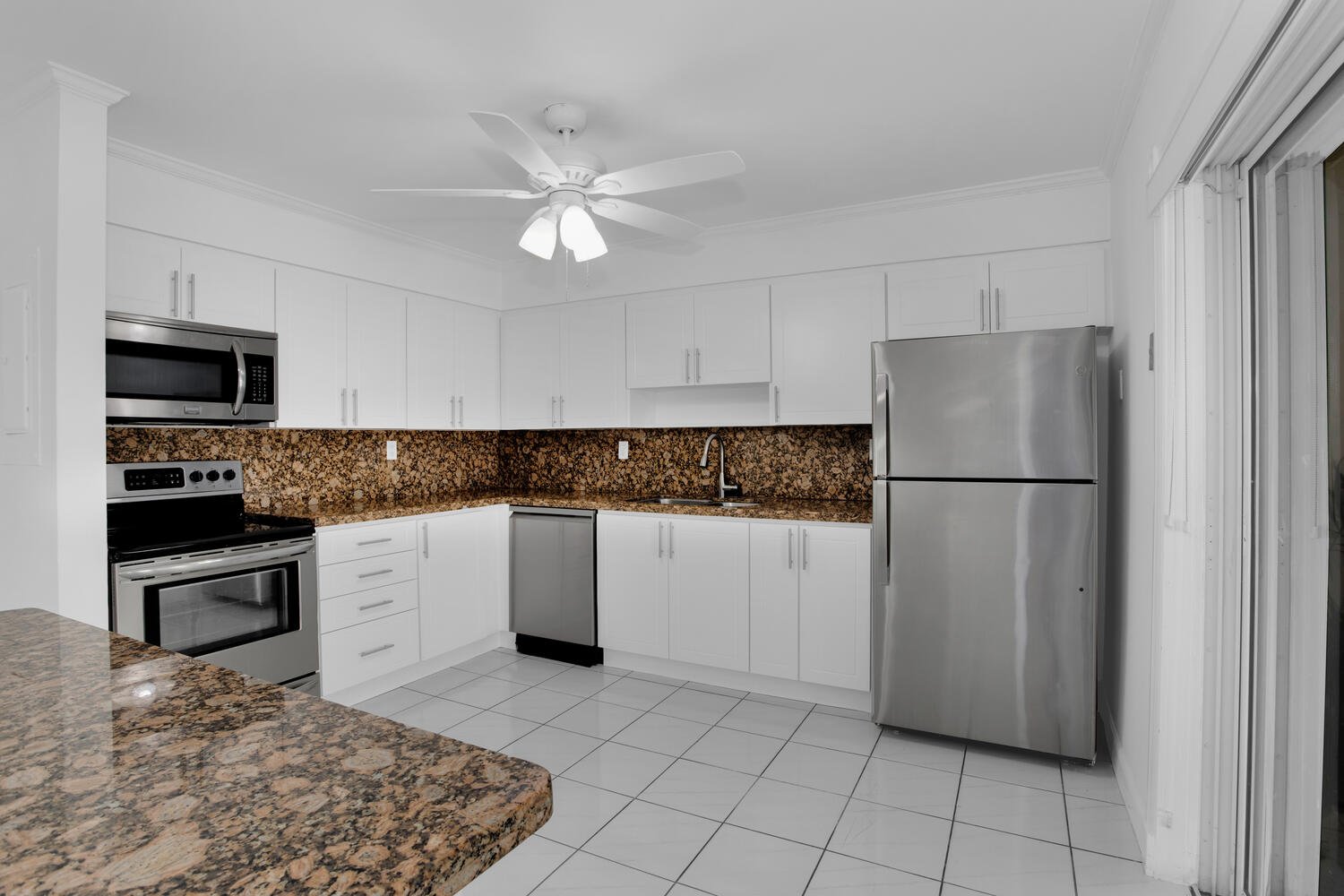 11 8123 SW 81st Pl Miami FL 33143-large-011-013-Kitchen-1500x1000-72dpi.jpg