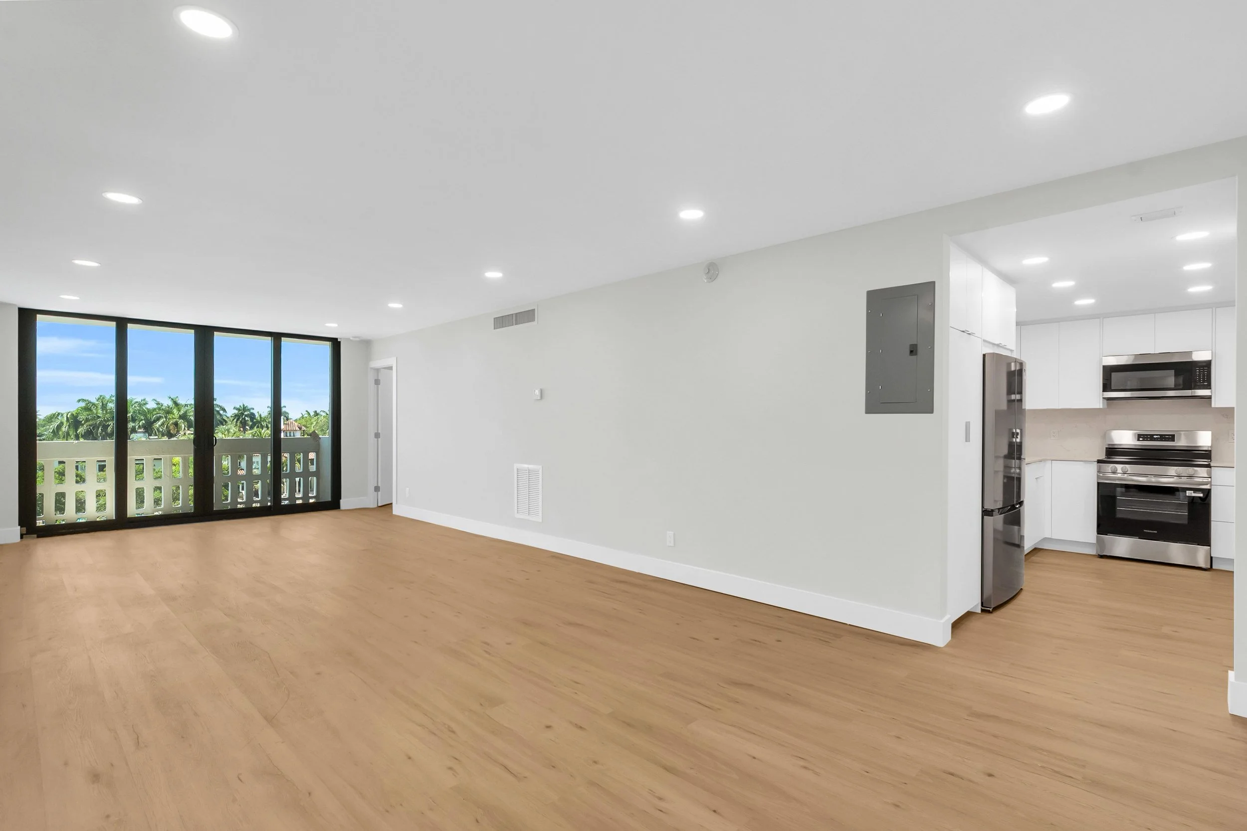 (5) 13_90 edgewater-1.jpg