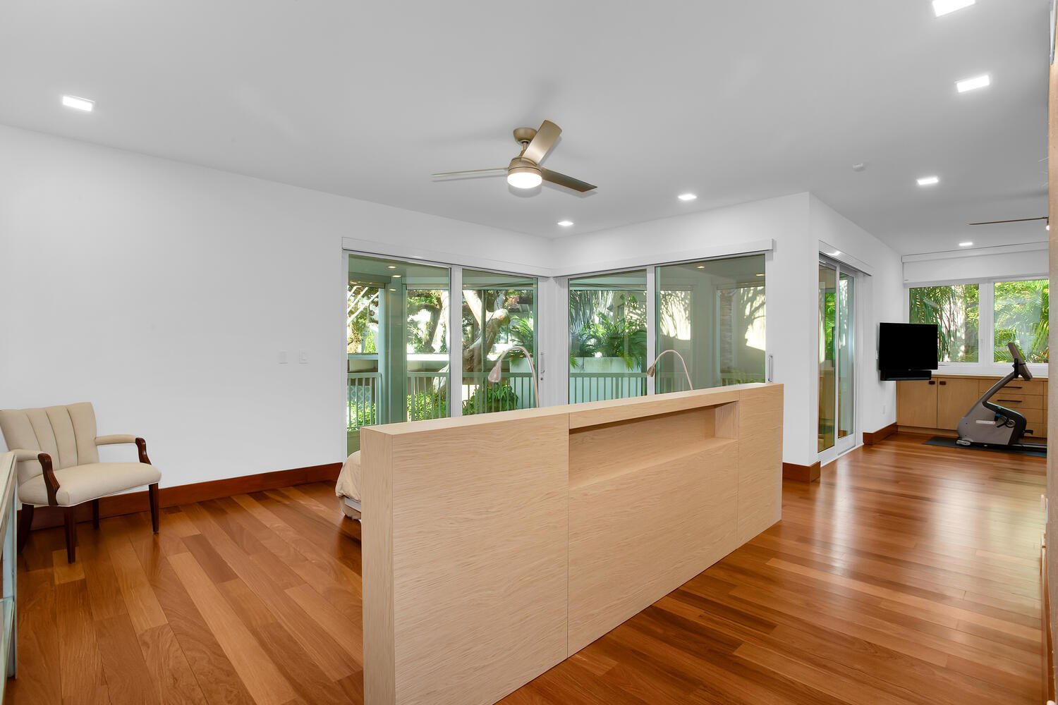 15 2475 S Bayshore Dr Apt 3 Miami-large-015-018-Primary Bedroom-1500x1000-72dpi.jpg