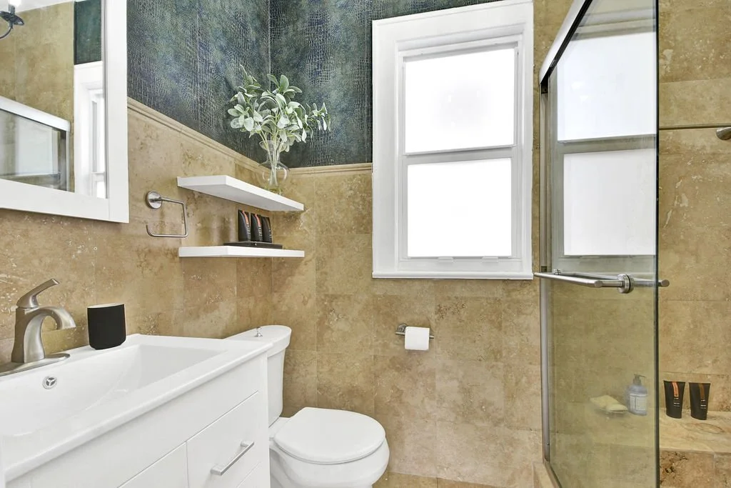 (15) GuestToilet.jpg