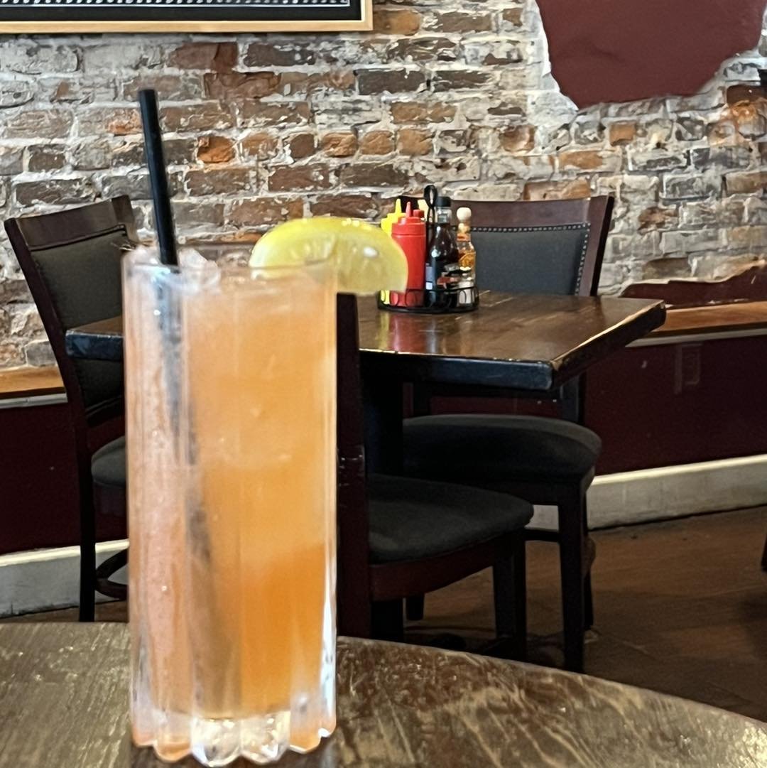 Swing by The Tap Room to make your Friday extra special 💫 with a Strawberry SmashED!! 🍓🍓🍓

Barrel strength bourbon, fresh strawberries, mint simple, lemon, and ginger beer! 

#apalachicola #stgeorgeisland #lovefl #visitflorida #forgottencoast #po