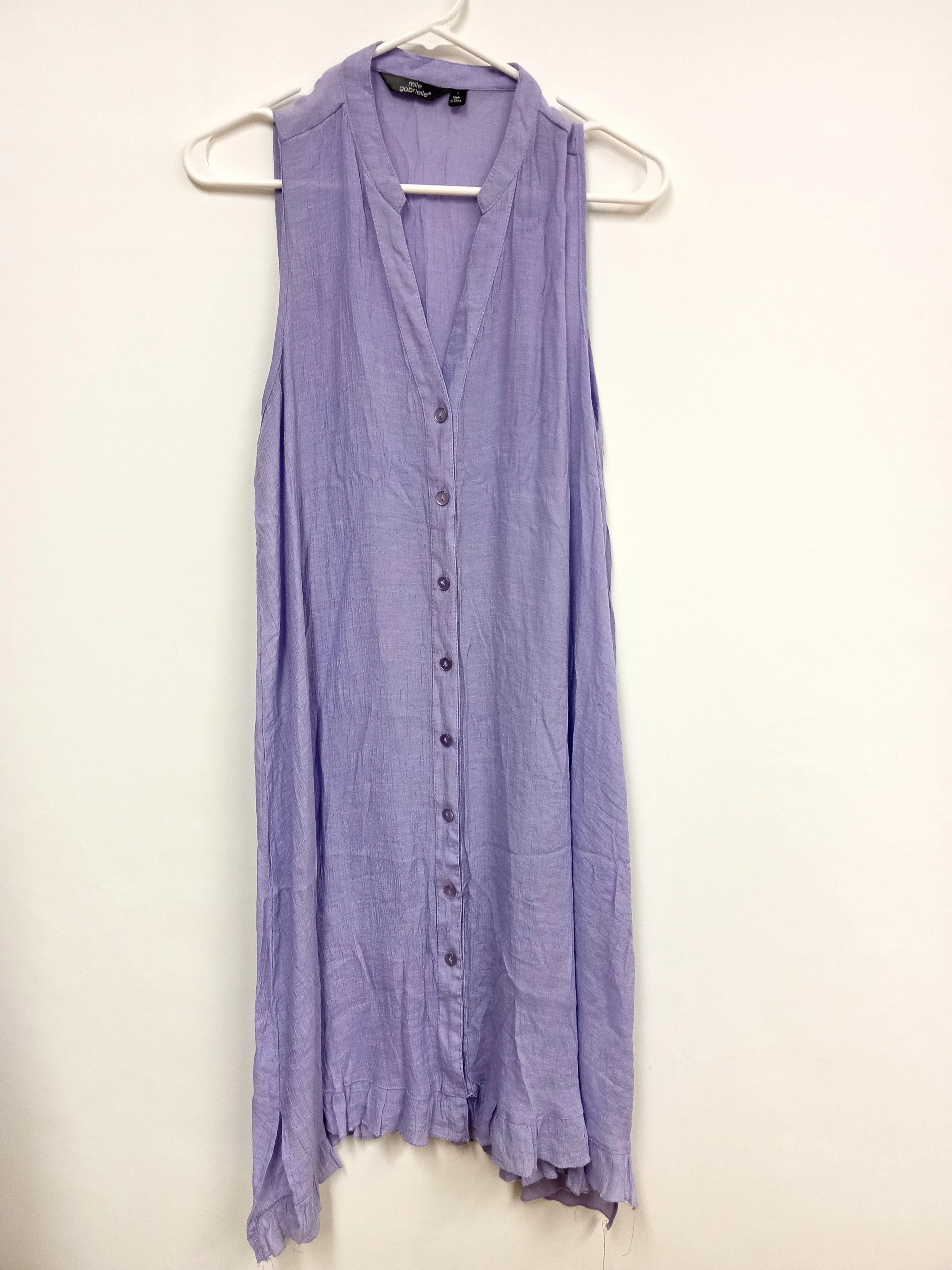 Robe violet, Mlle Gabrielle, L