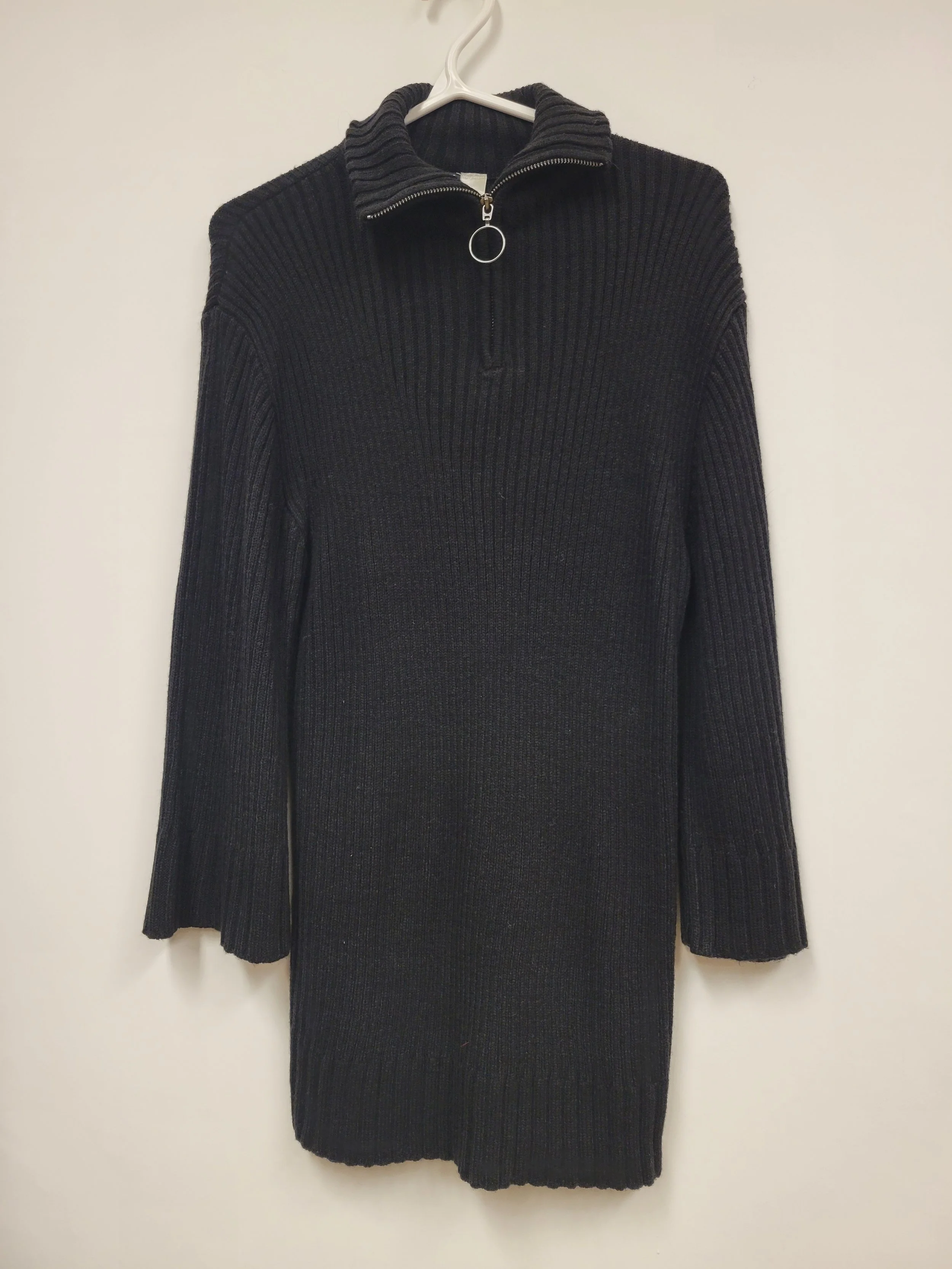 Robe noire en tricot, demi-zip, divided, XS