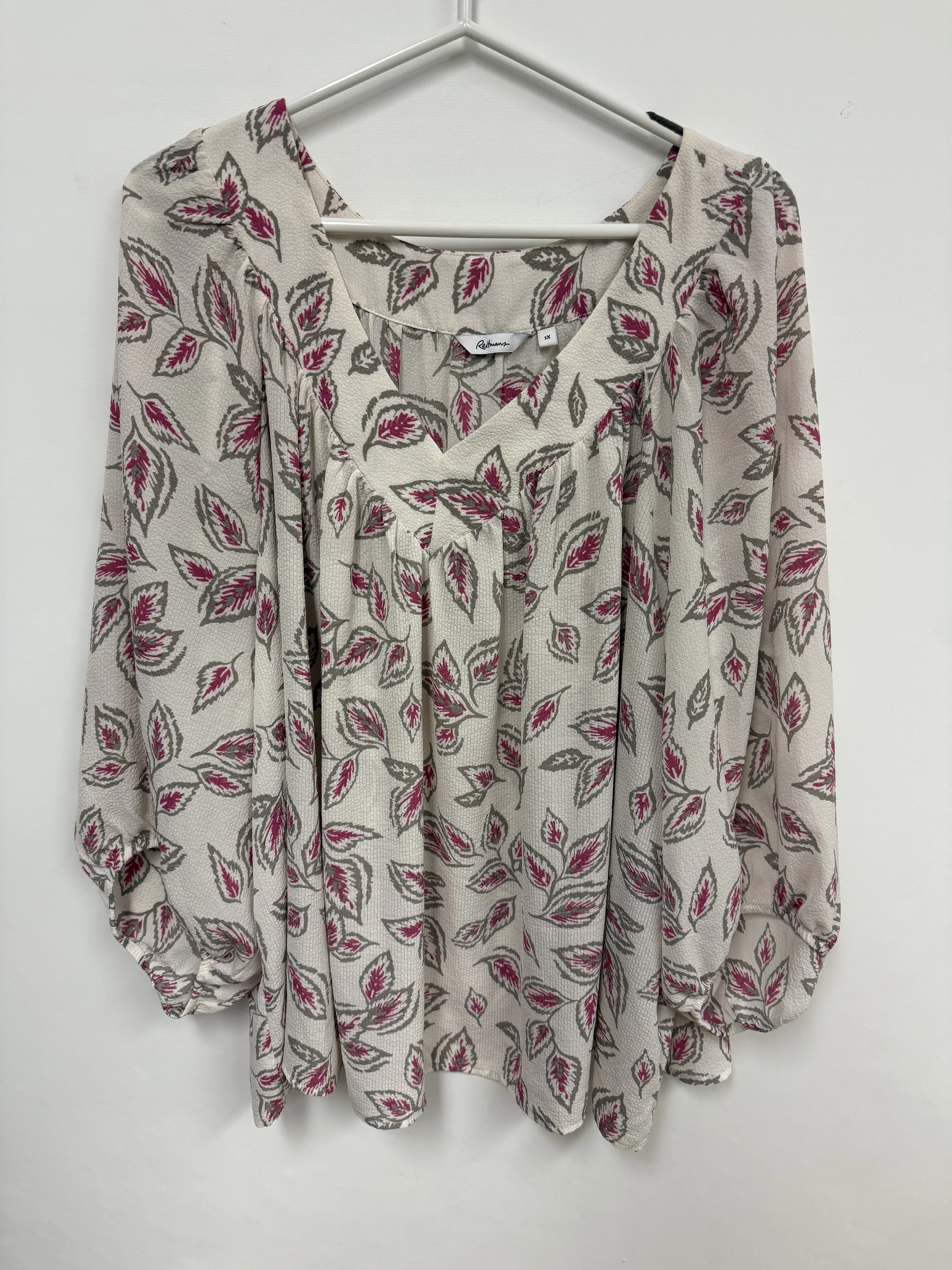 Blouse bohème, manches bouffantes, imprimé feuillage rose framboise et taupe sur fond crème, Reitmans, 3X
