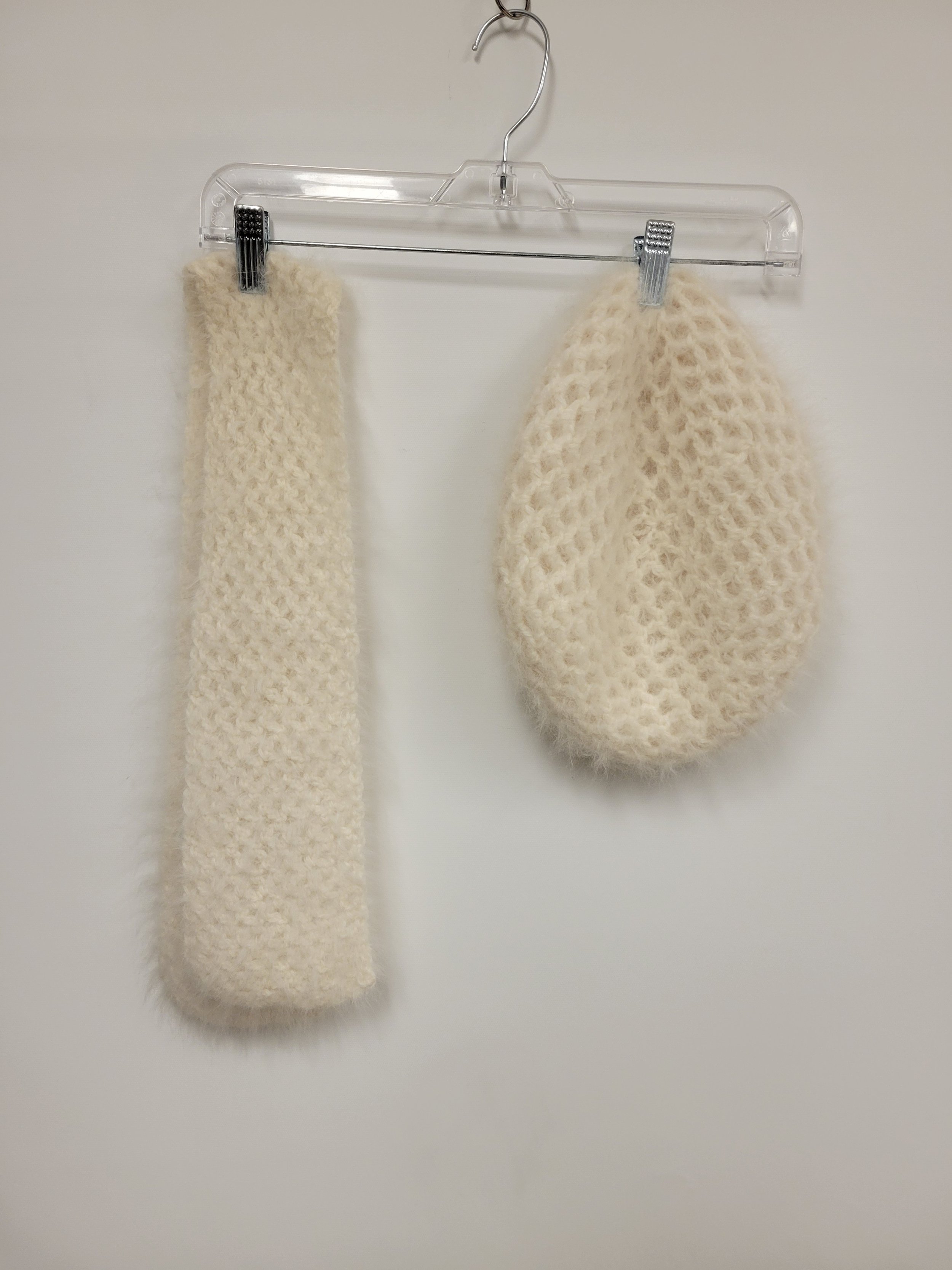 Béret et foulard ivoire 70% angora 30% laine (doublure 100% laine)