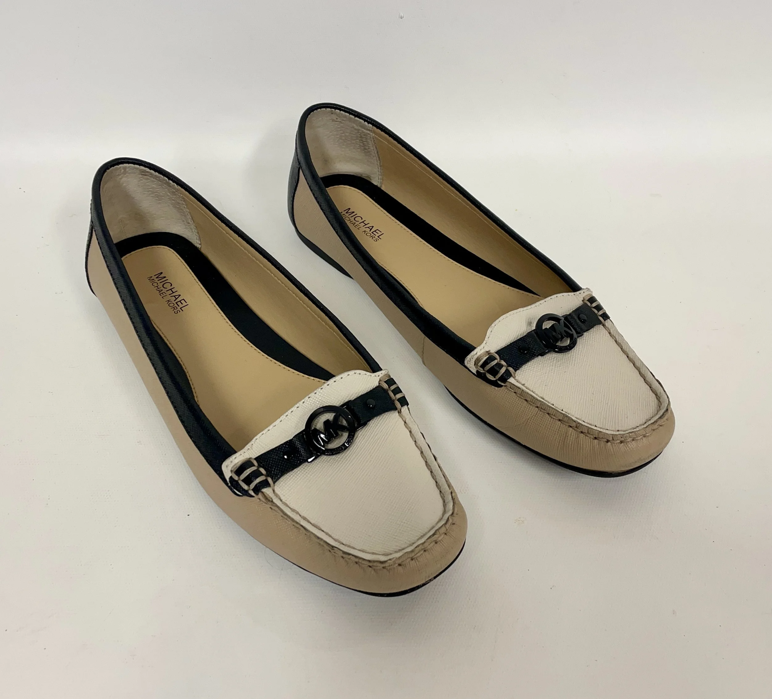 Chaussures en cuir beige et noir, MICHAEL KORS, pointure 8 (38,5).