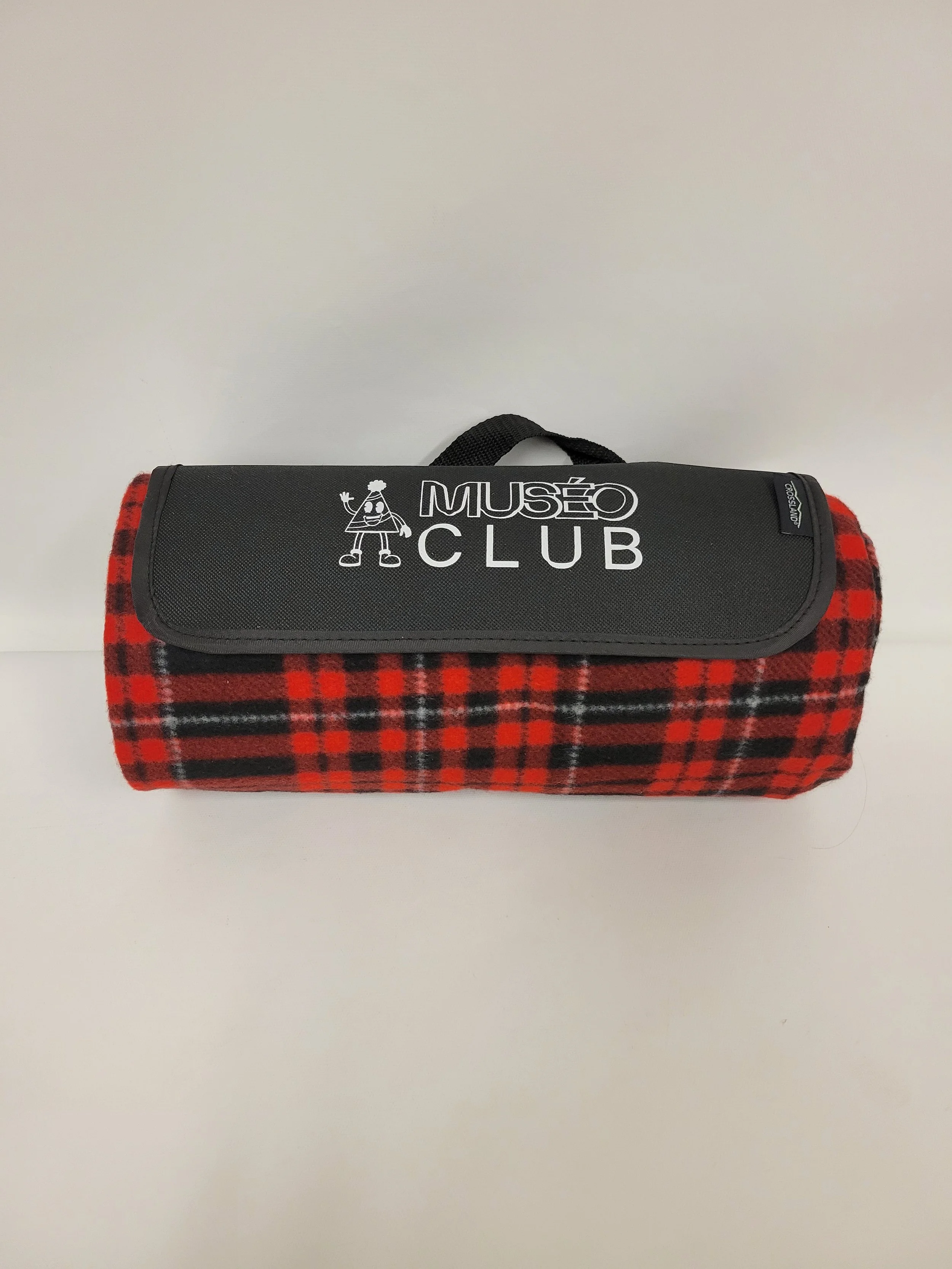 couverte à pic-nique, Cross Land