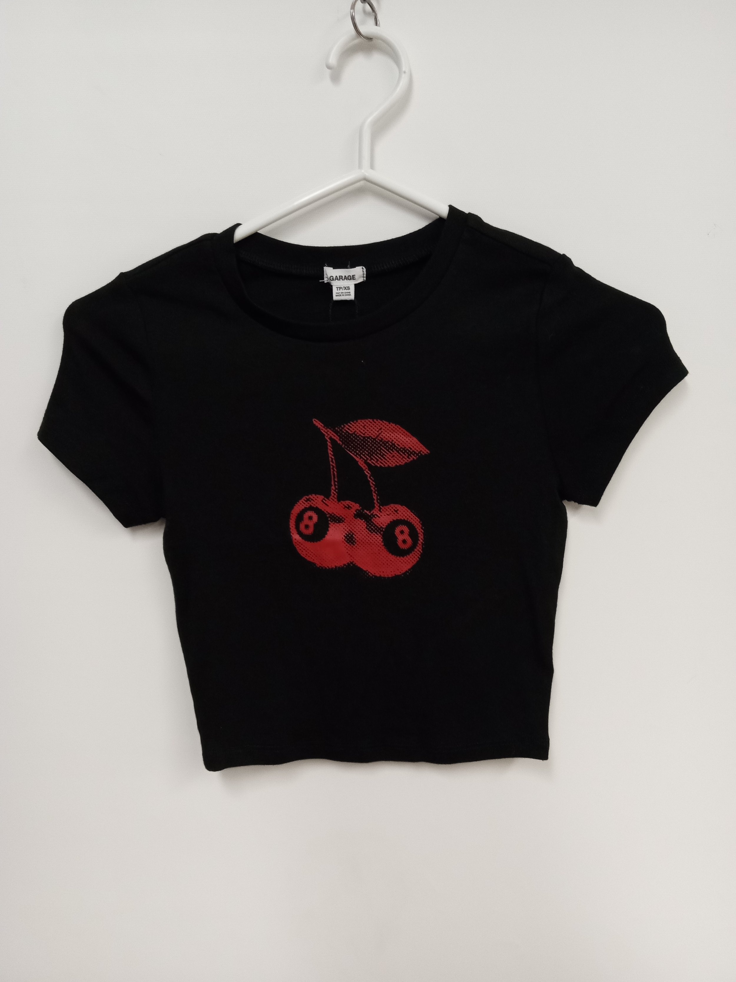 Neuf, T-shirt noir motife cerise rouge, Garage, M