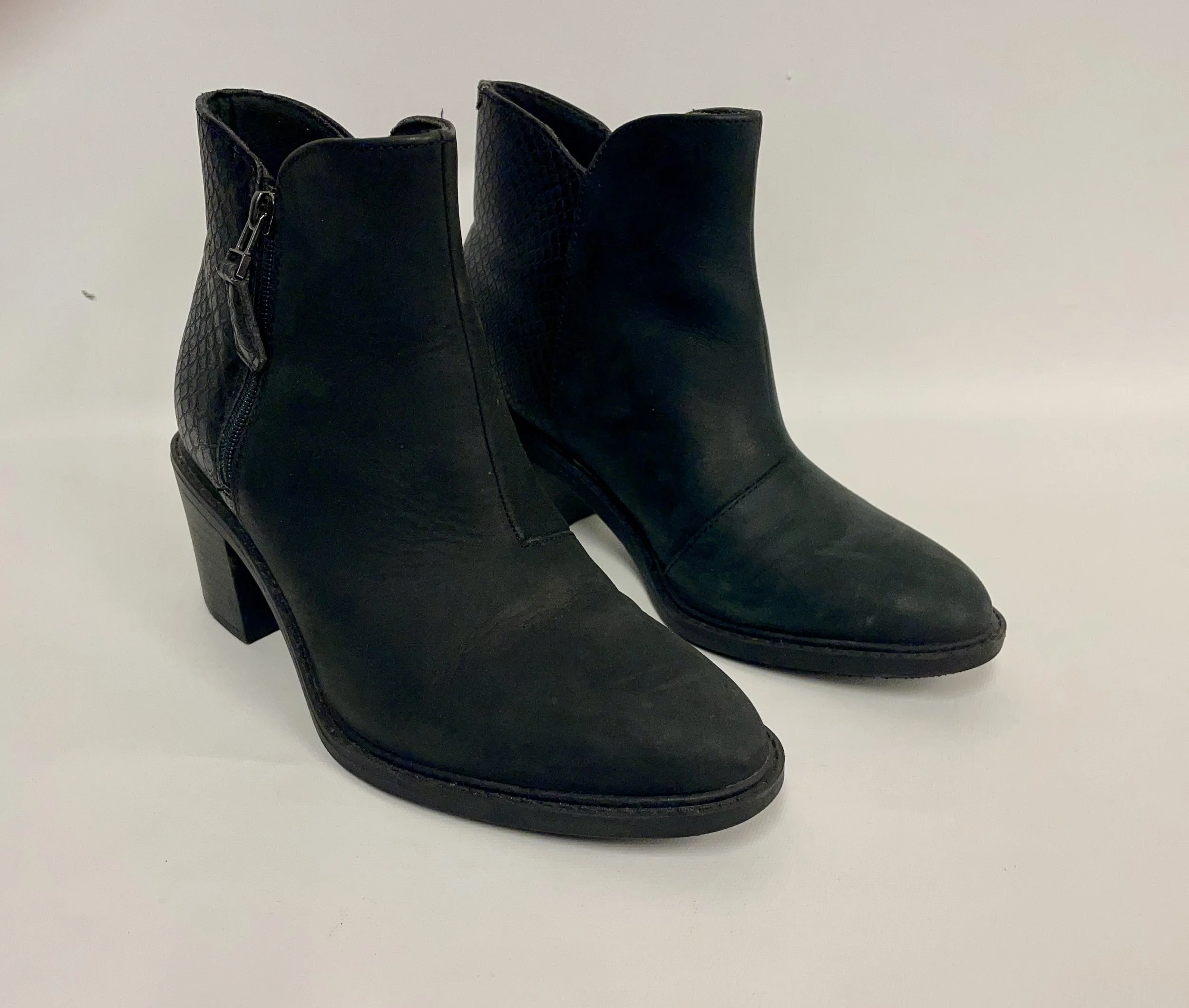 Bottes noires d'automnes, CLARKS, comme neuves, pointure 8.