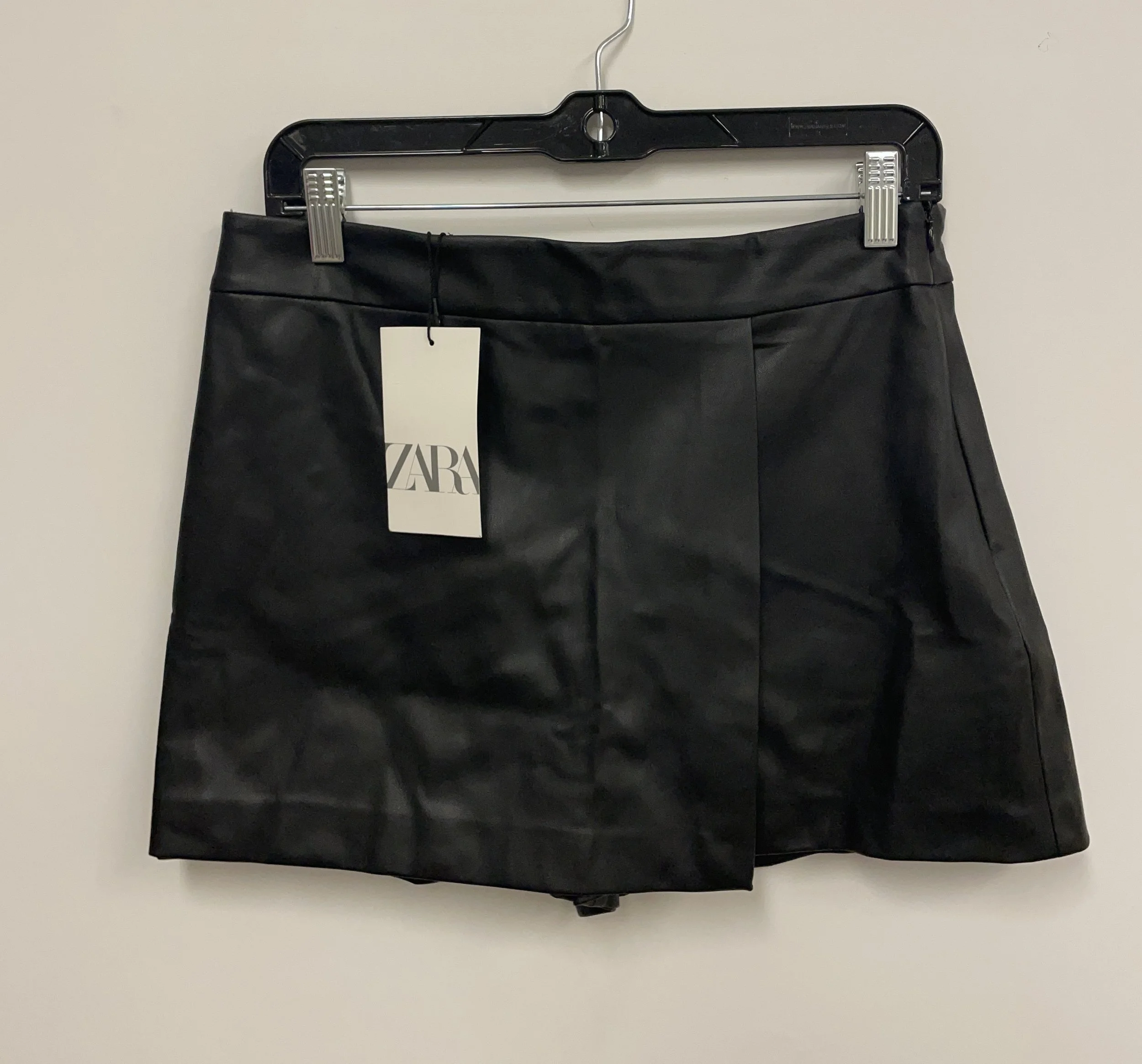 NEUF, jupe/short courte noire, ZARA, 100% polyuréthane, M.