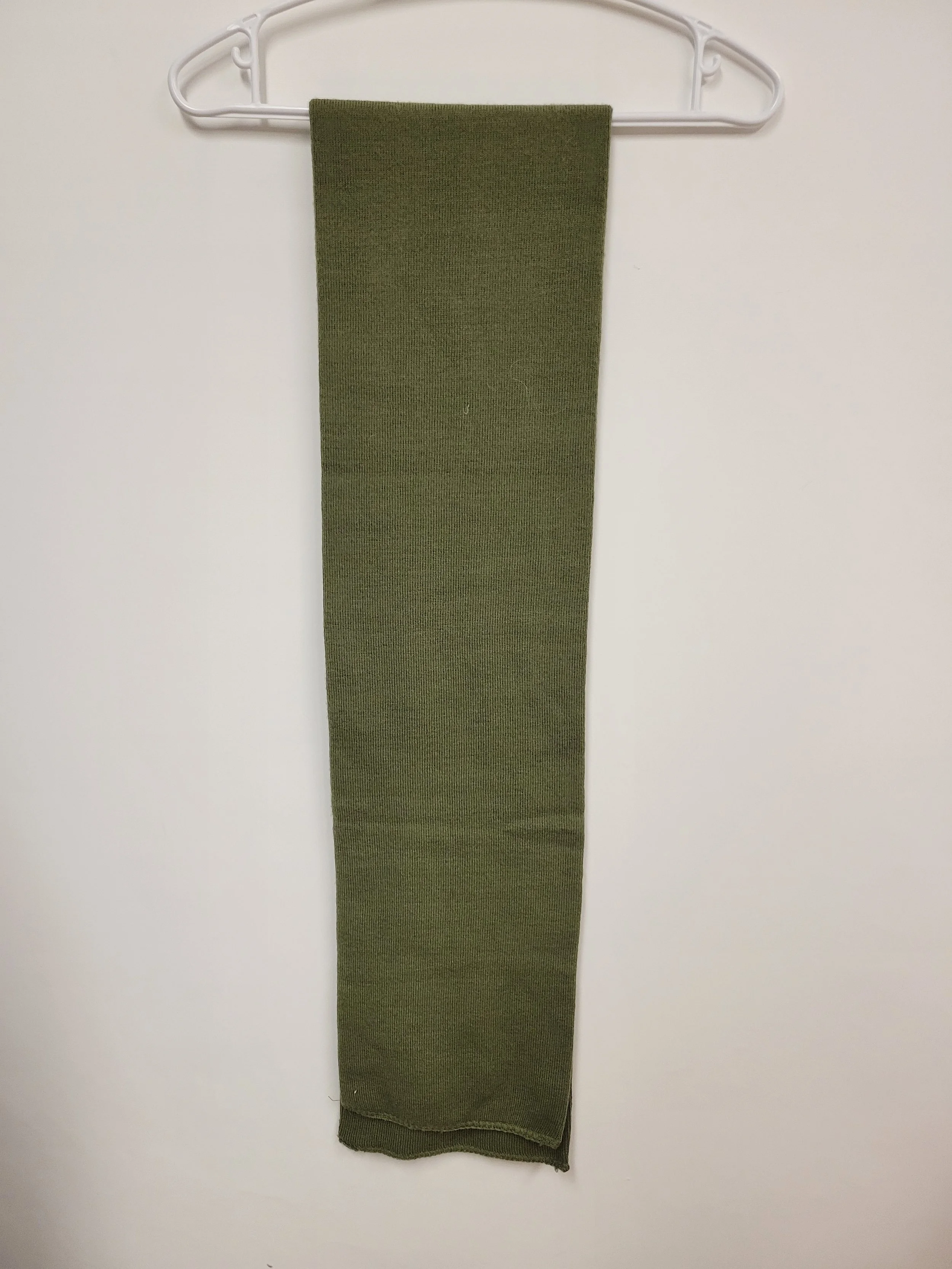 Foulard vert en tricot, Vallier