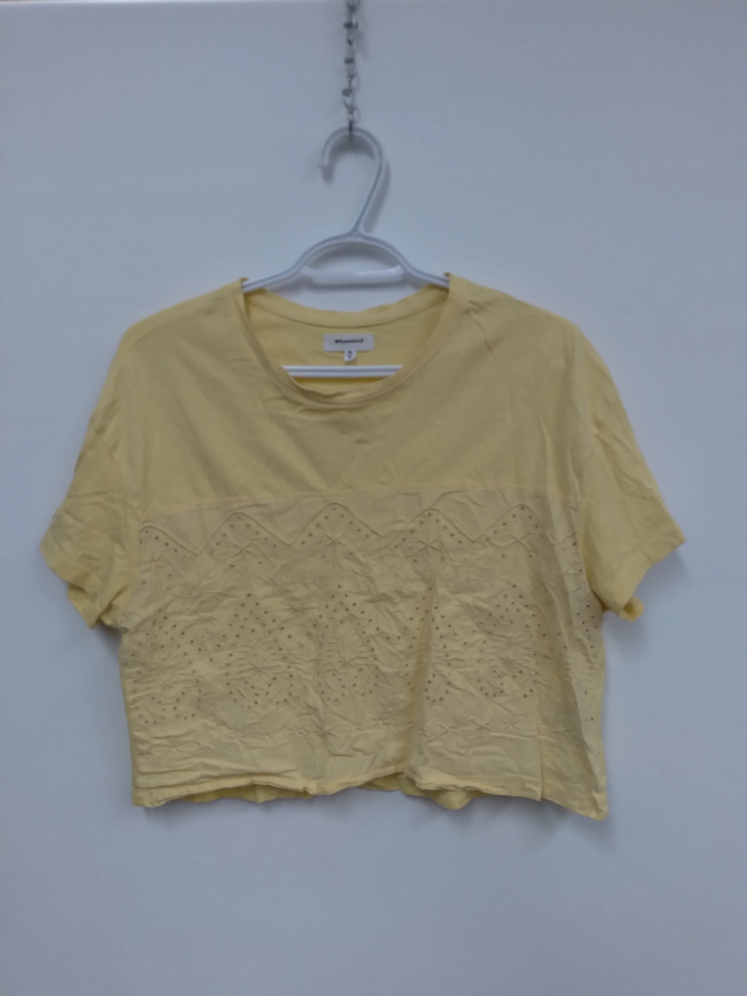 Haut avec dentelle de coton à l'avant, coupé court, Jaune, BLUMIND, M