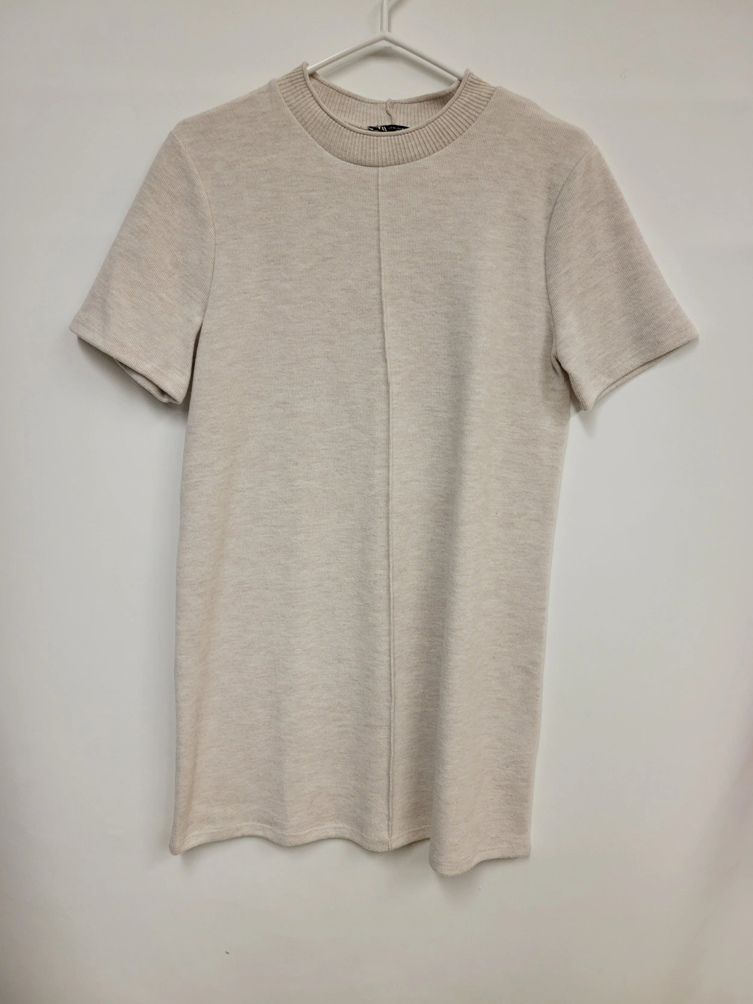 Robe manches courtes en tricot doux, couleur écru, Zara, M