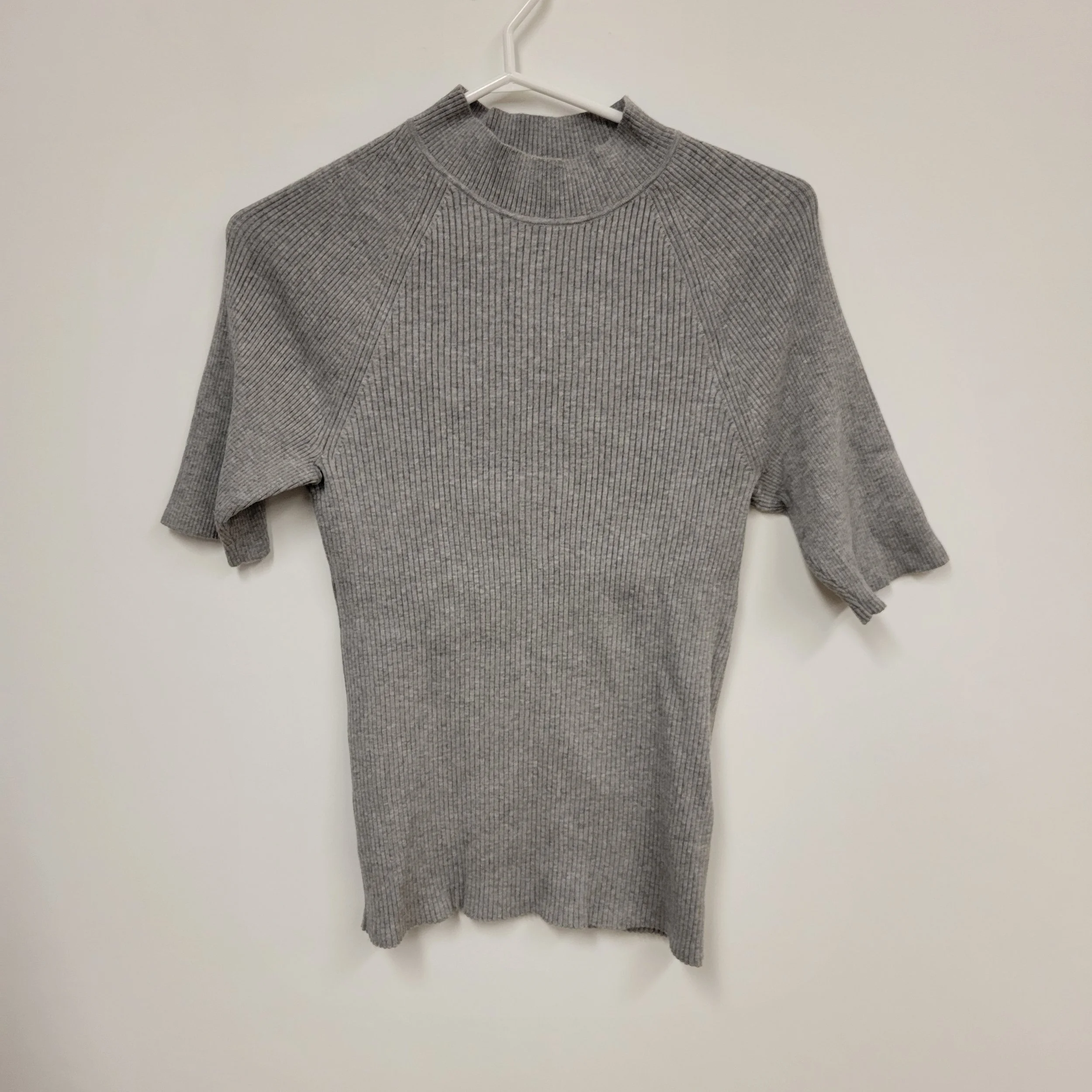 Laine manche courte grise, Banana Republic, taille L