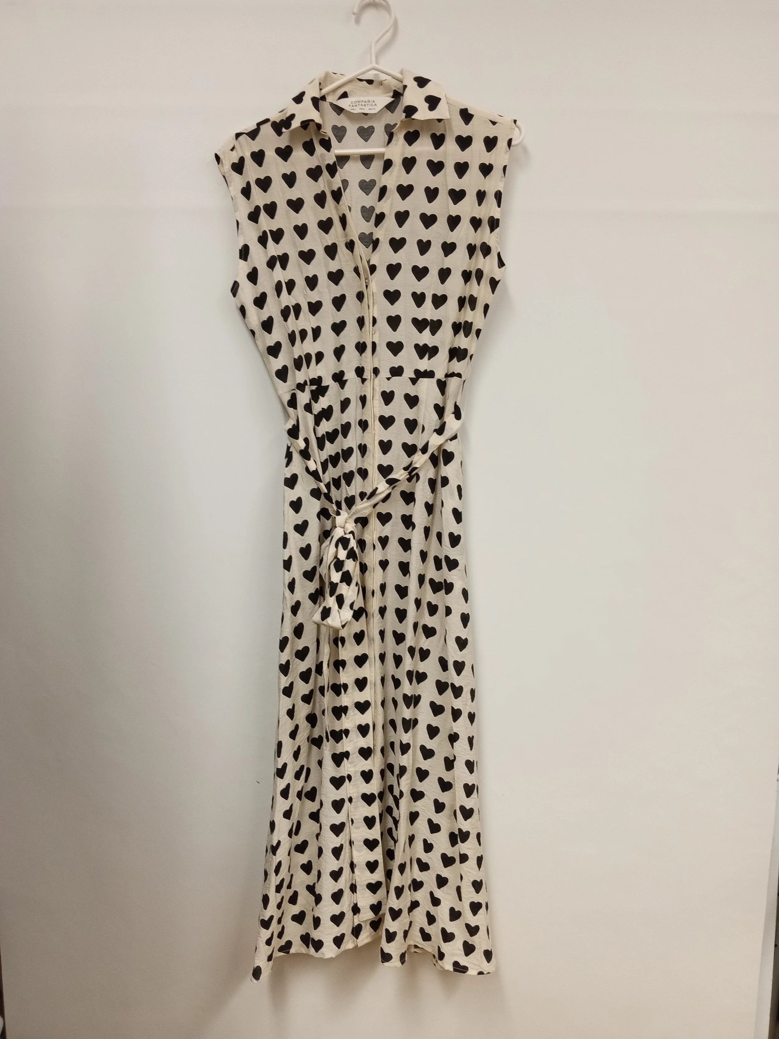 Robe longue sans manches, blanche motifs coeurs noirs, Compania Fantastica, Taille S