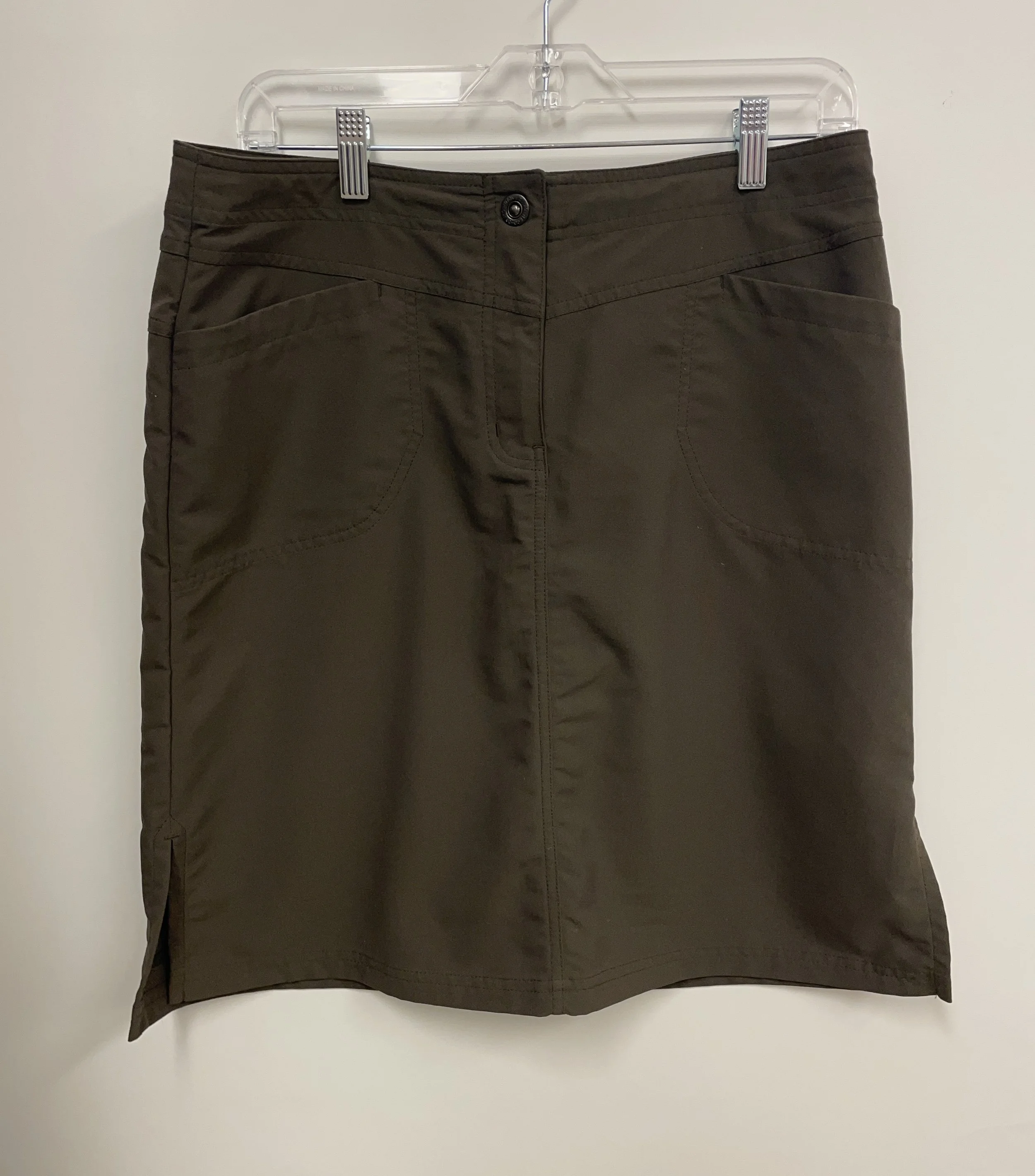 Jupe sport verte bouteille, MOUNTAIN EQUIPMENT, taille 8.