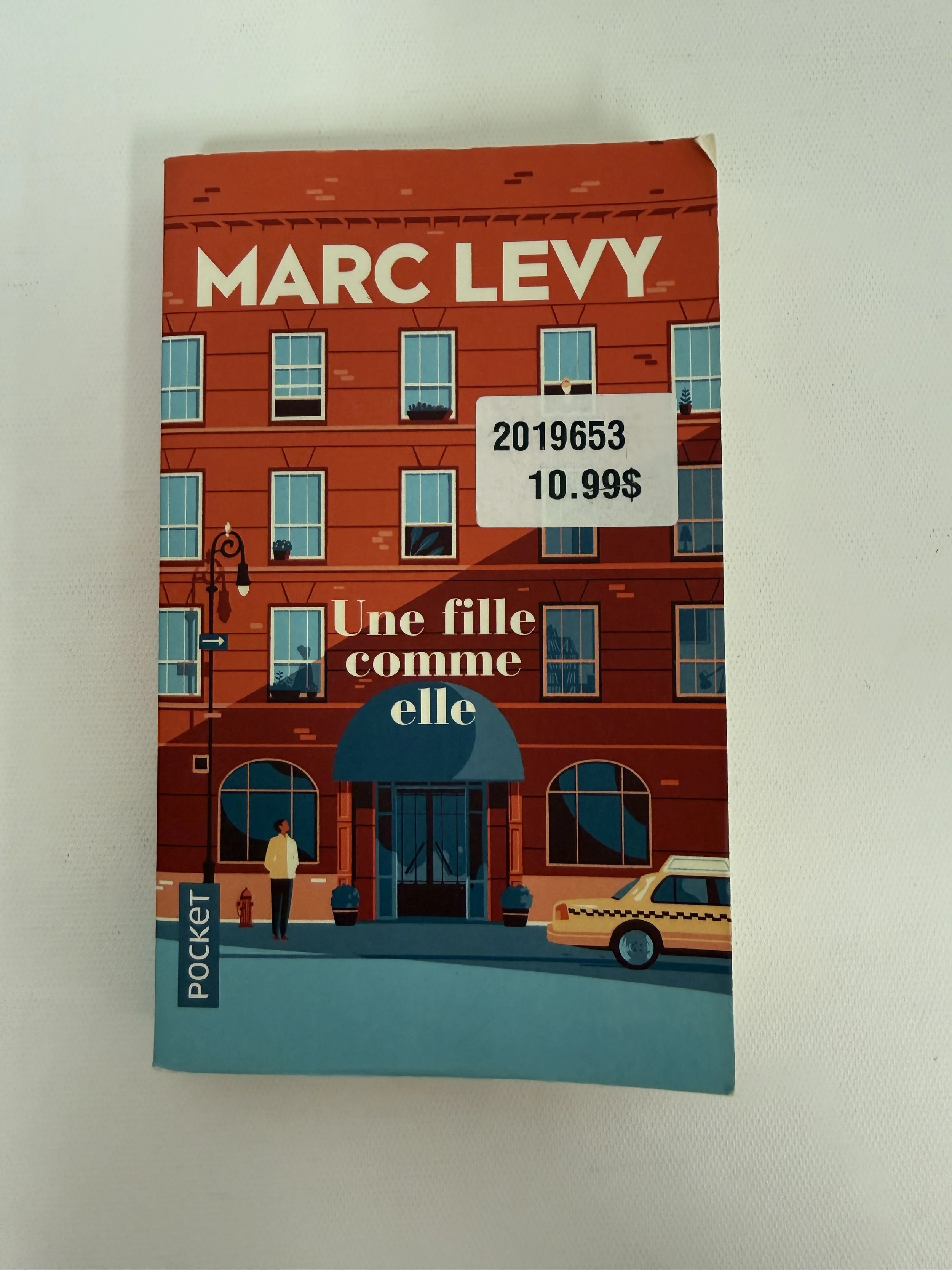 UNE FILLE COMME ELLE - MARC LEVY