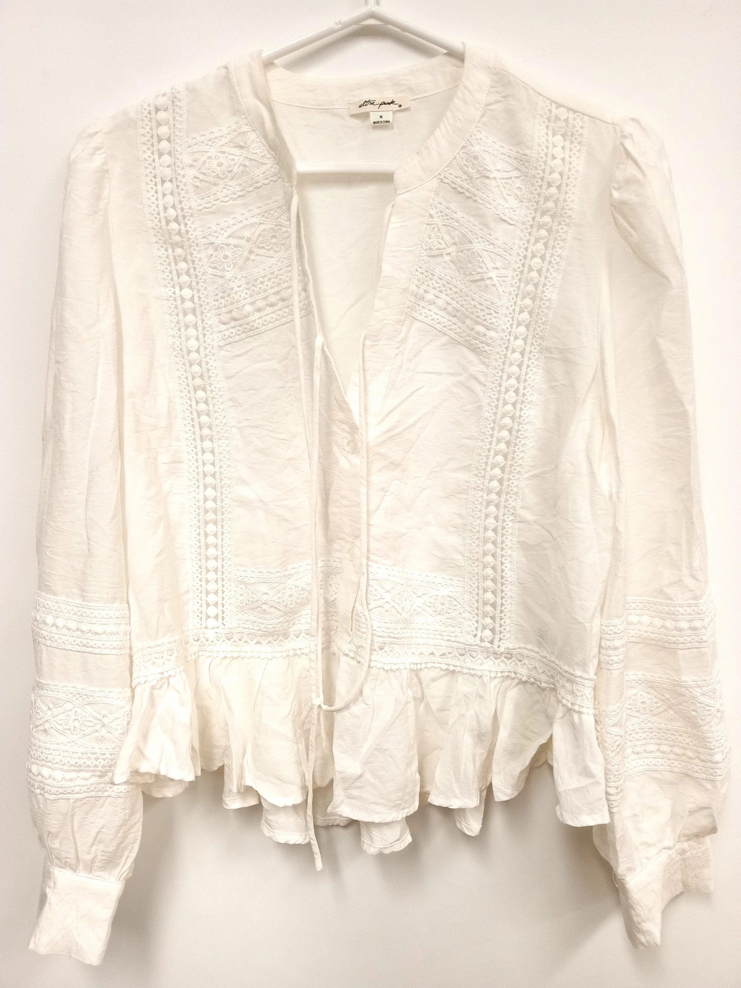 Haut blanc avec broderie, Ultra Pink, M
