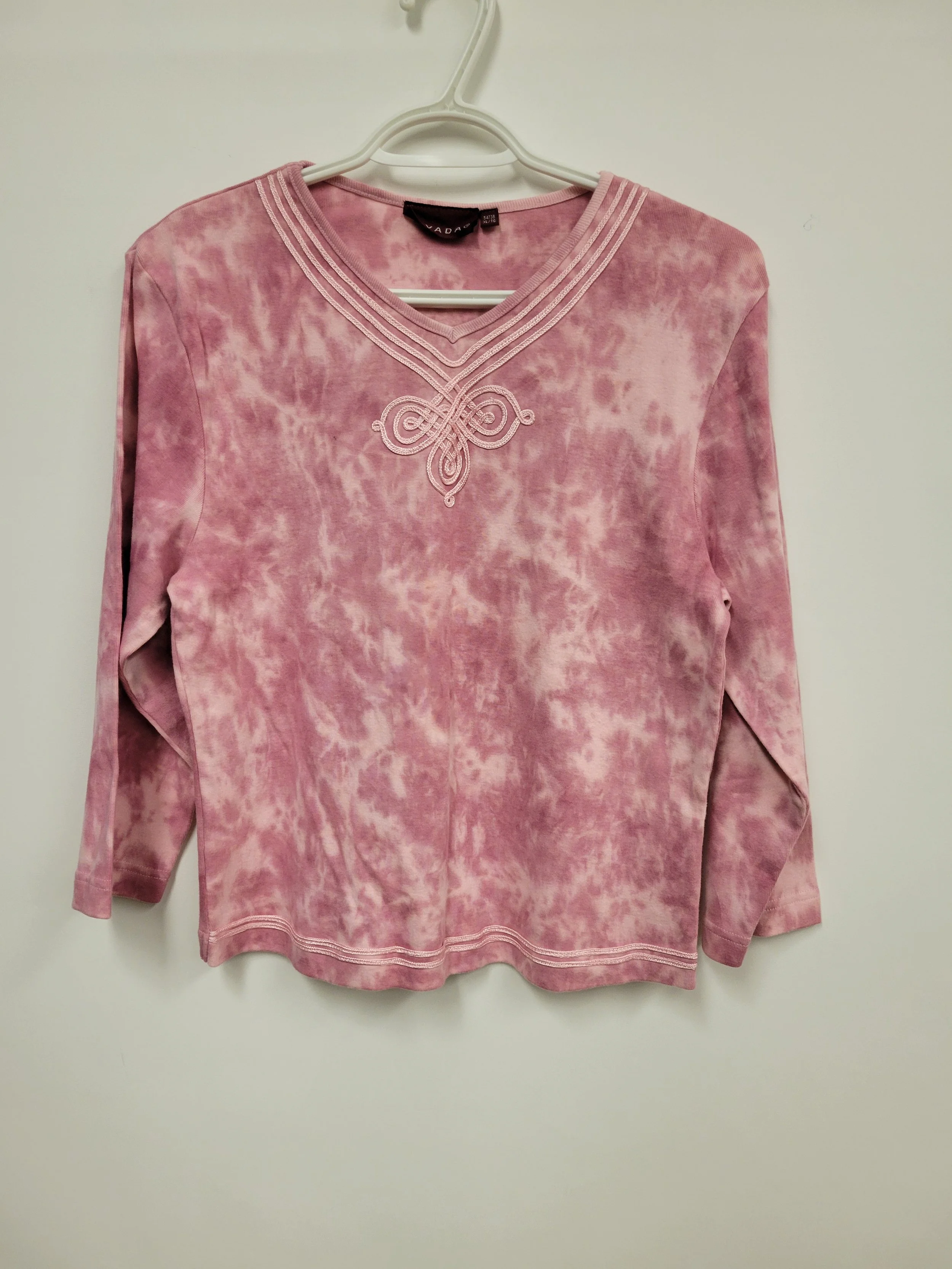 Chandail tie-dye rose avec broderie, manches 3/4, NEVADA, XL (ajusté)