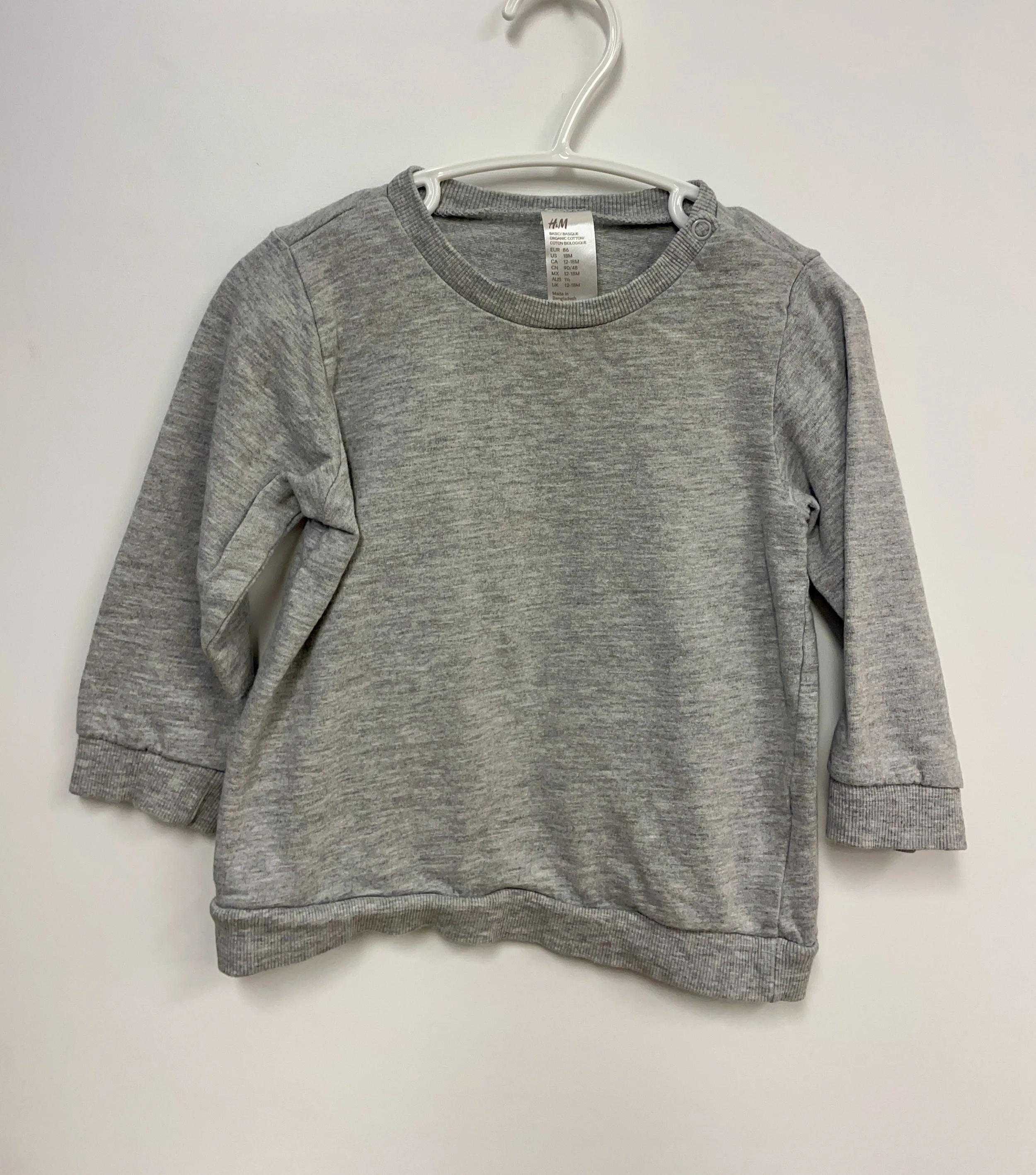 Chandail gris mince, H&M, cotton bio, taille 12-18 mois.
