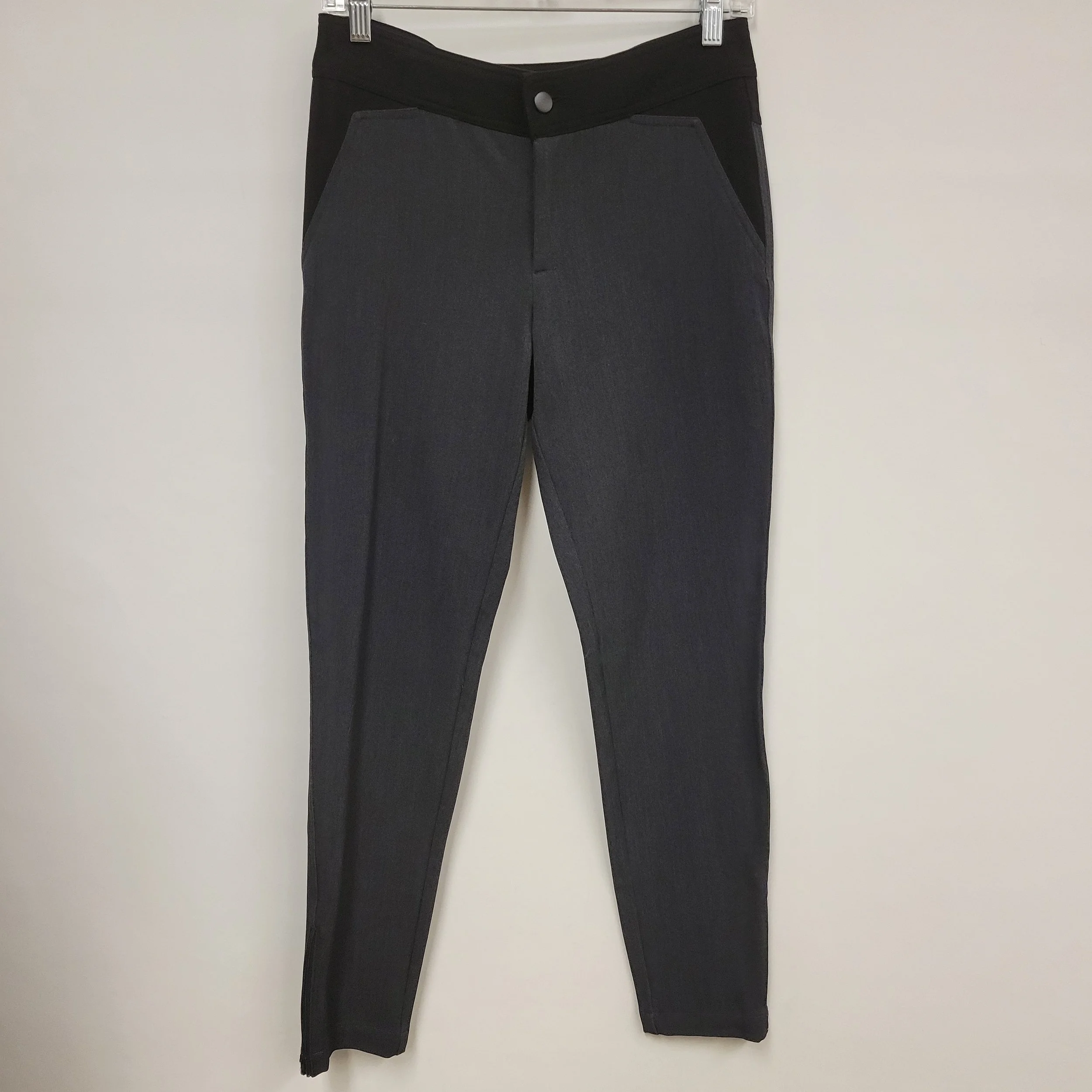 Pantalon noir et gris, fermeture éclair dans le bas, Centre Ville Paris, Taille 4