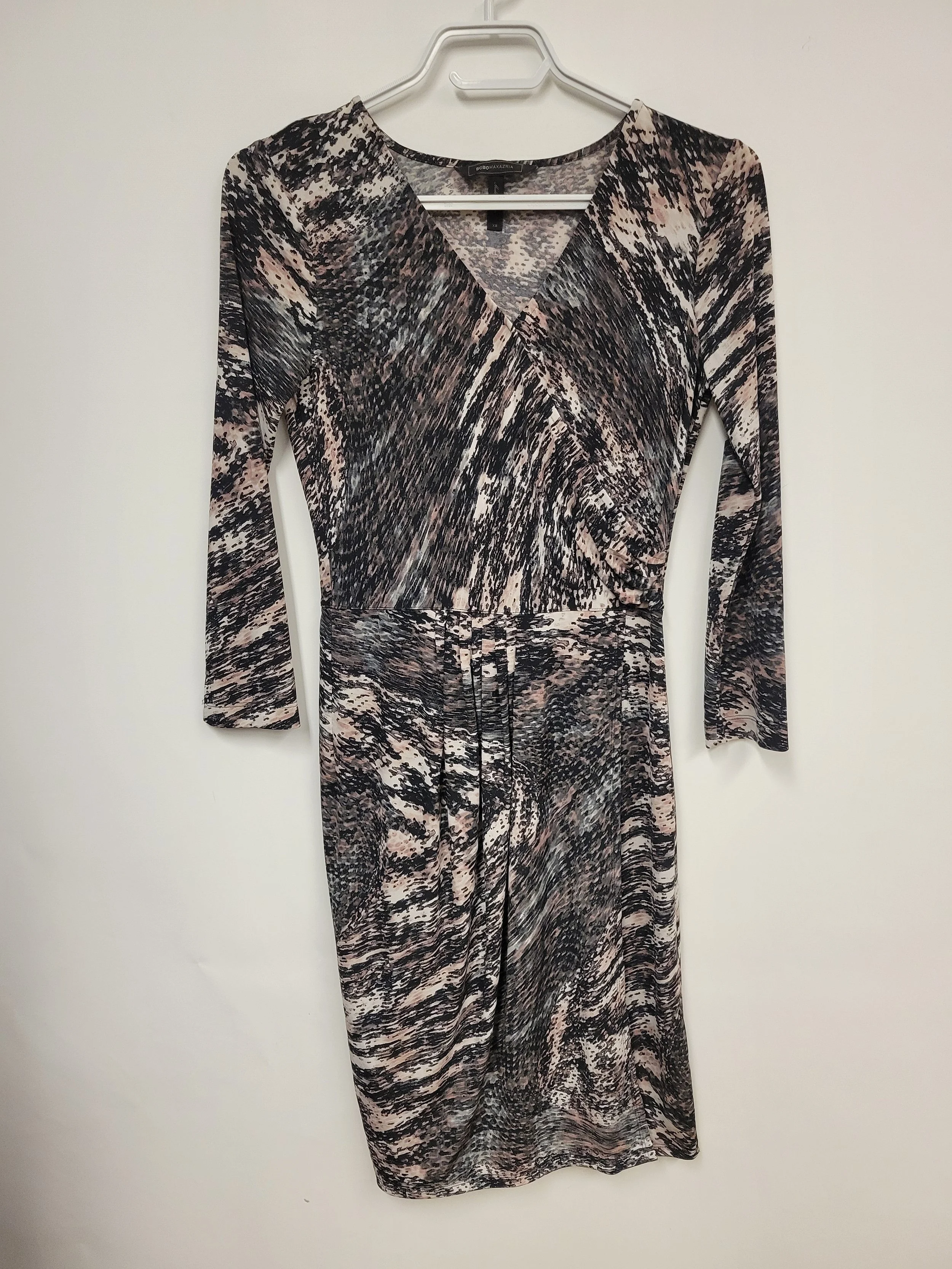 robe a motif noir, gris et rose, BCBG, XS