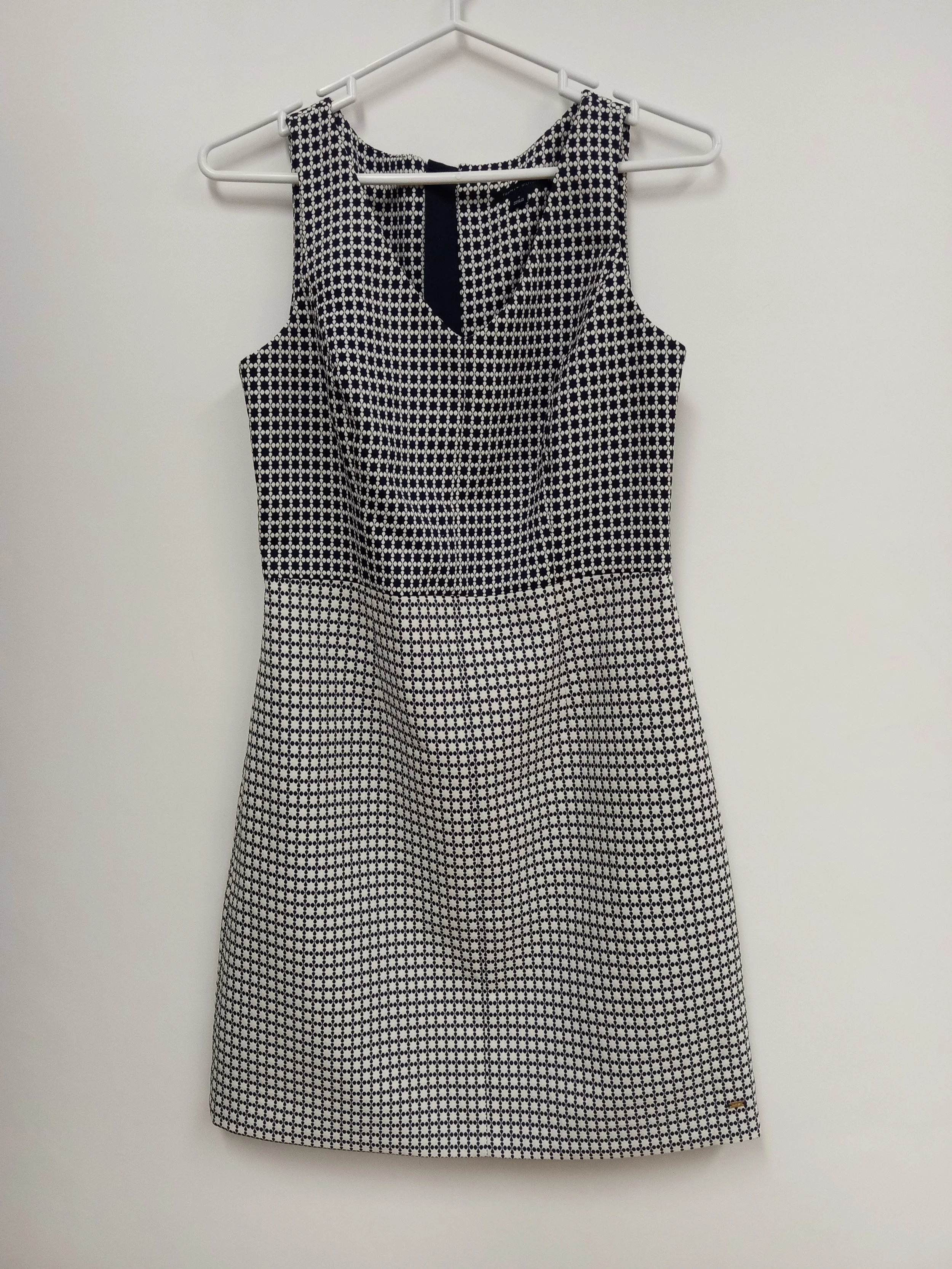 Robe sans manches, motifs bleu marine et blanc, Tommy Hilfiger, taille 4
