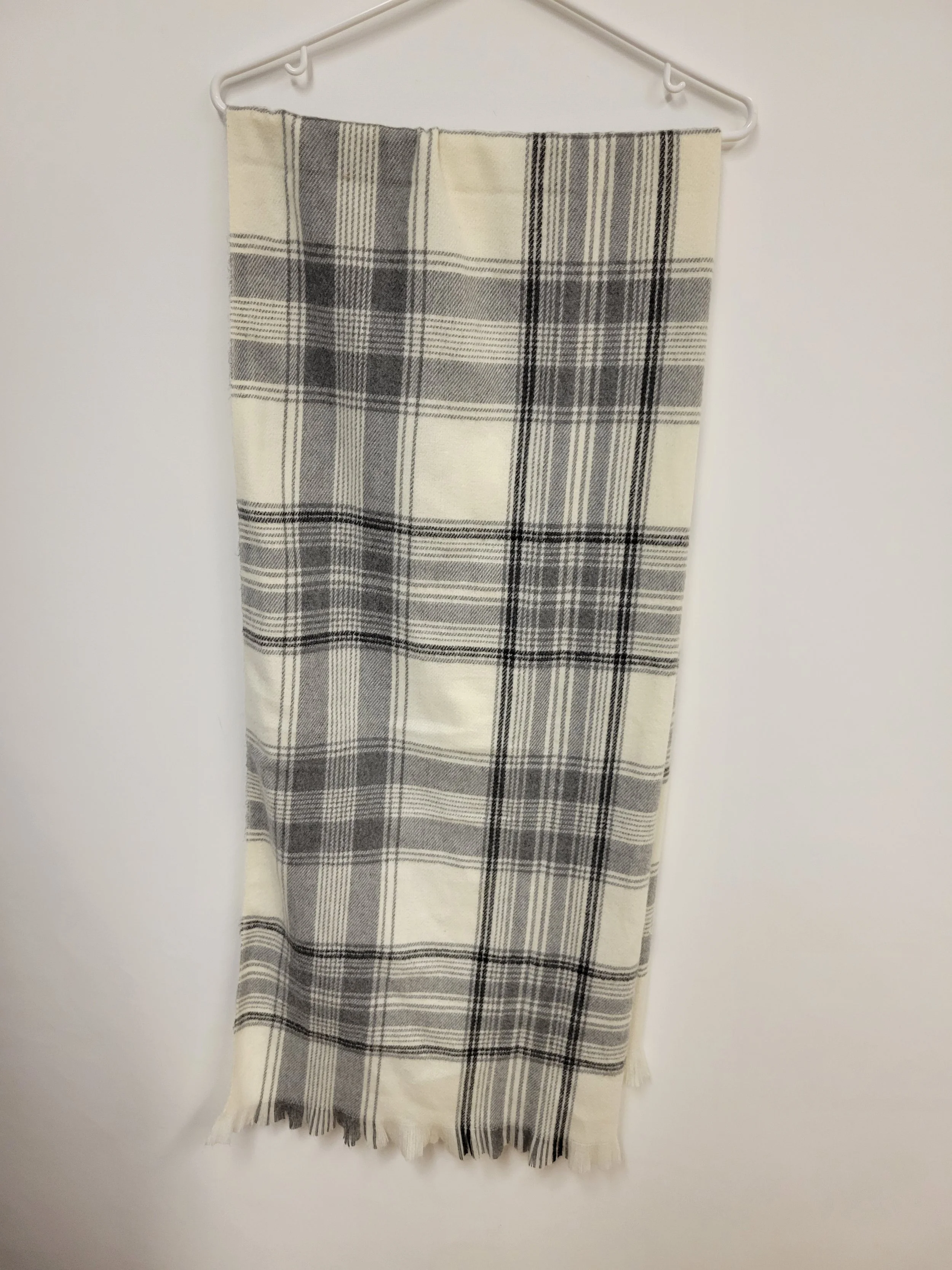 Foulard doux, carreauté blanc cassé et gris, Suzy Shier