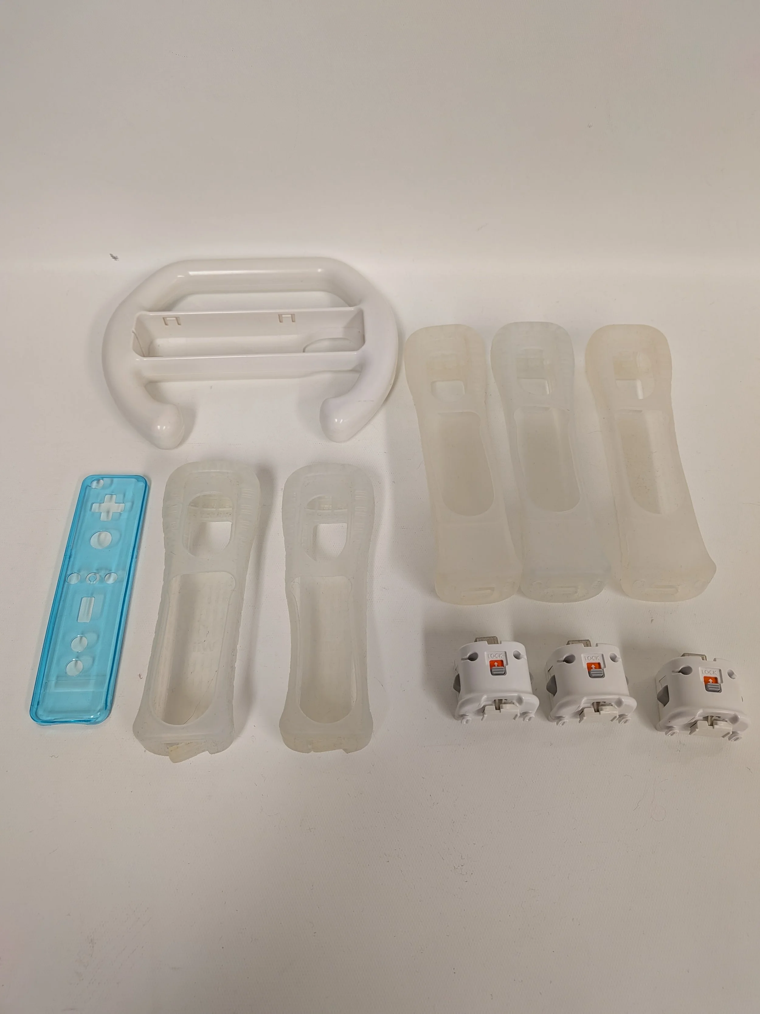 Accessoires pour la Wii: Volant Mario Kart, adapteurs Motion Plus, étuis à manettes