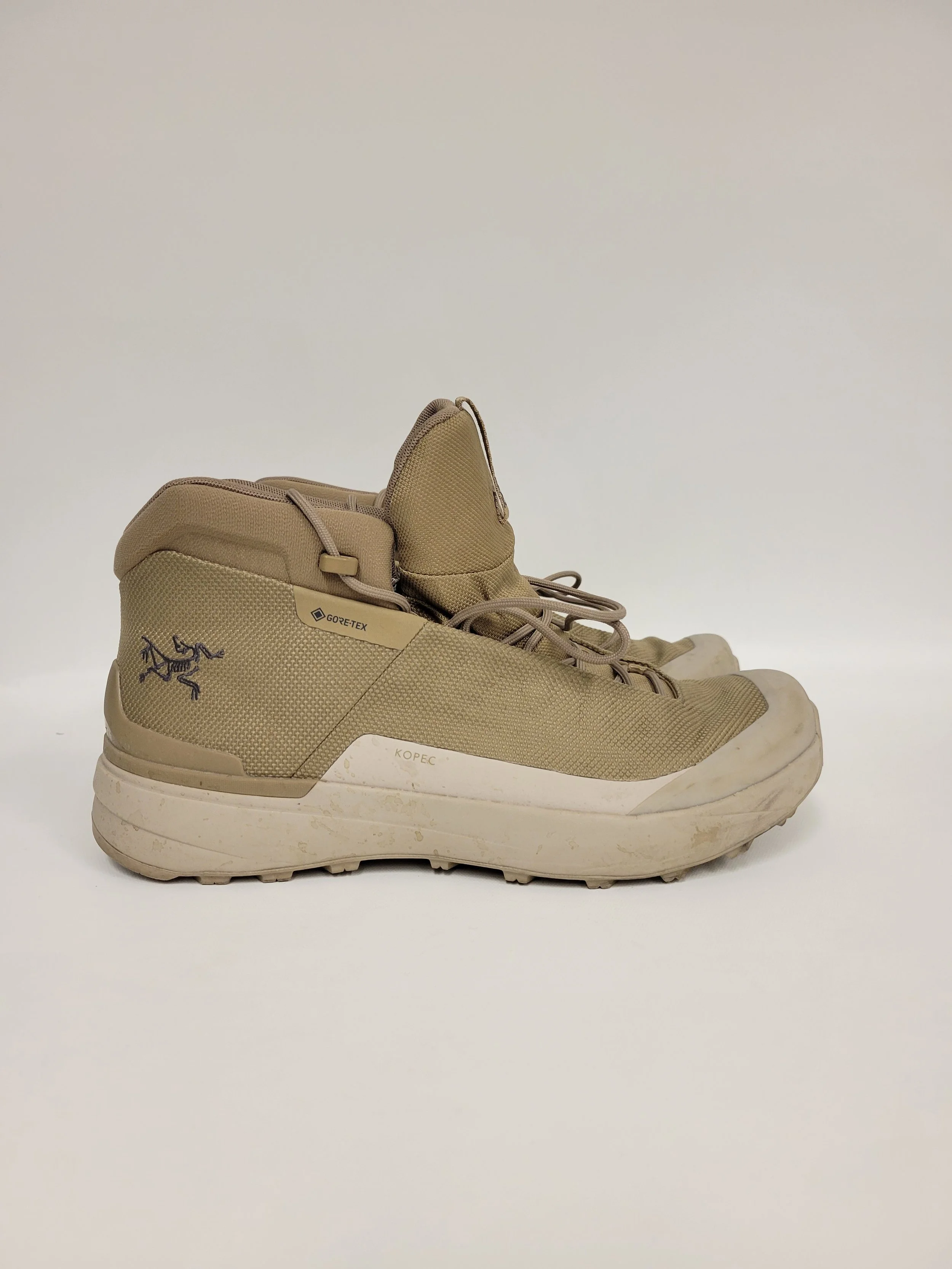 Bottillons blateforme beige, Arc'teryx, pointure 8.5