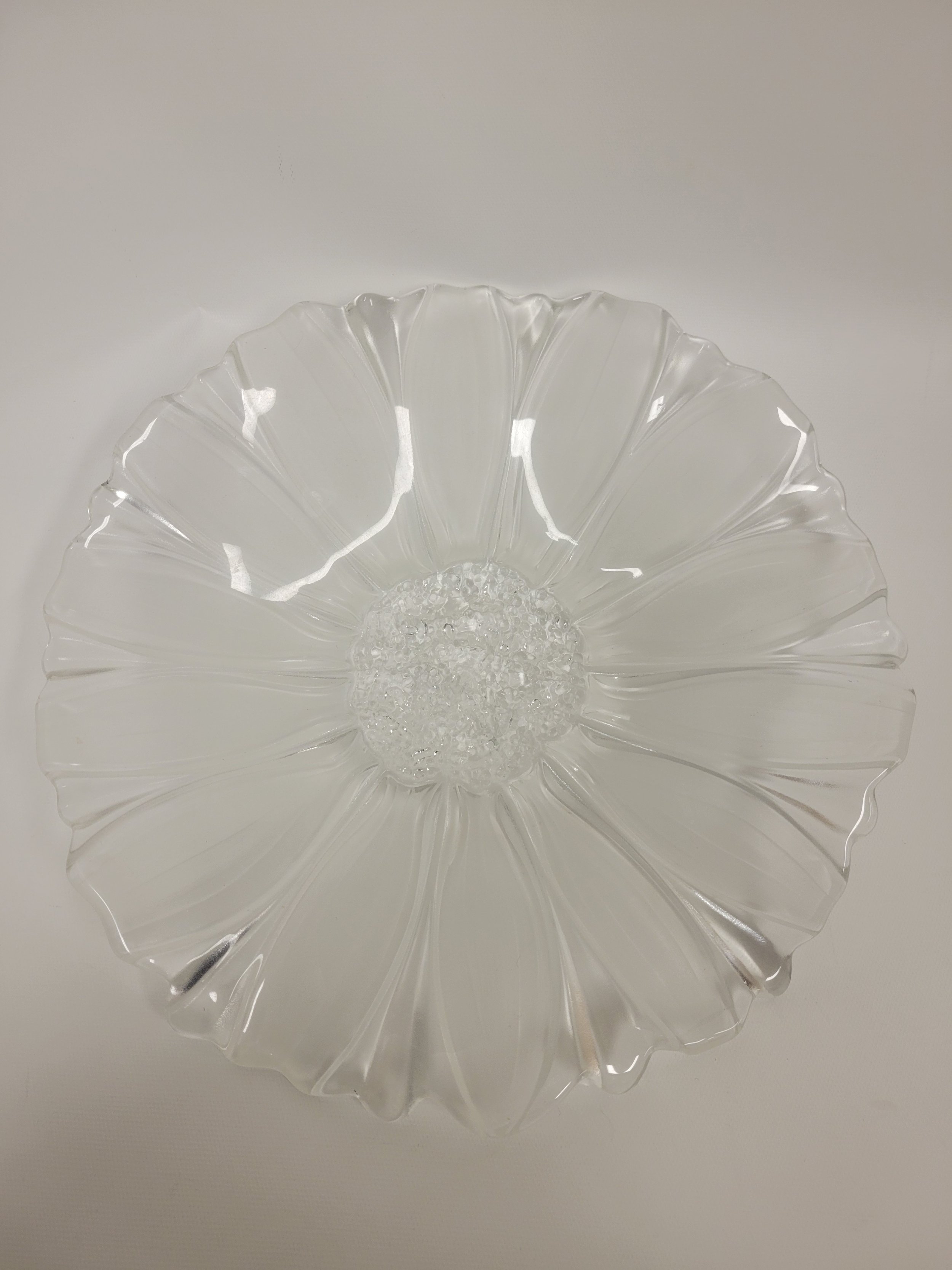 Assiette de service en verre en forme de fleur, taille moyenne