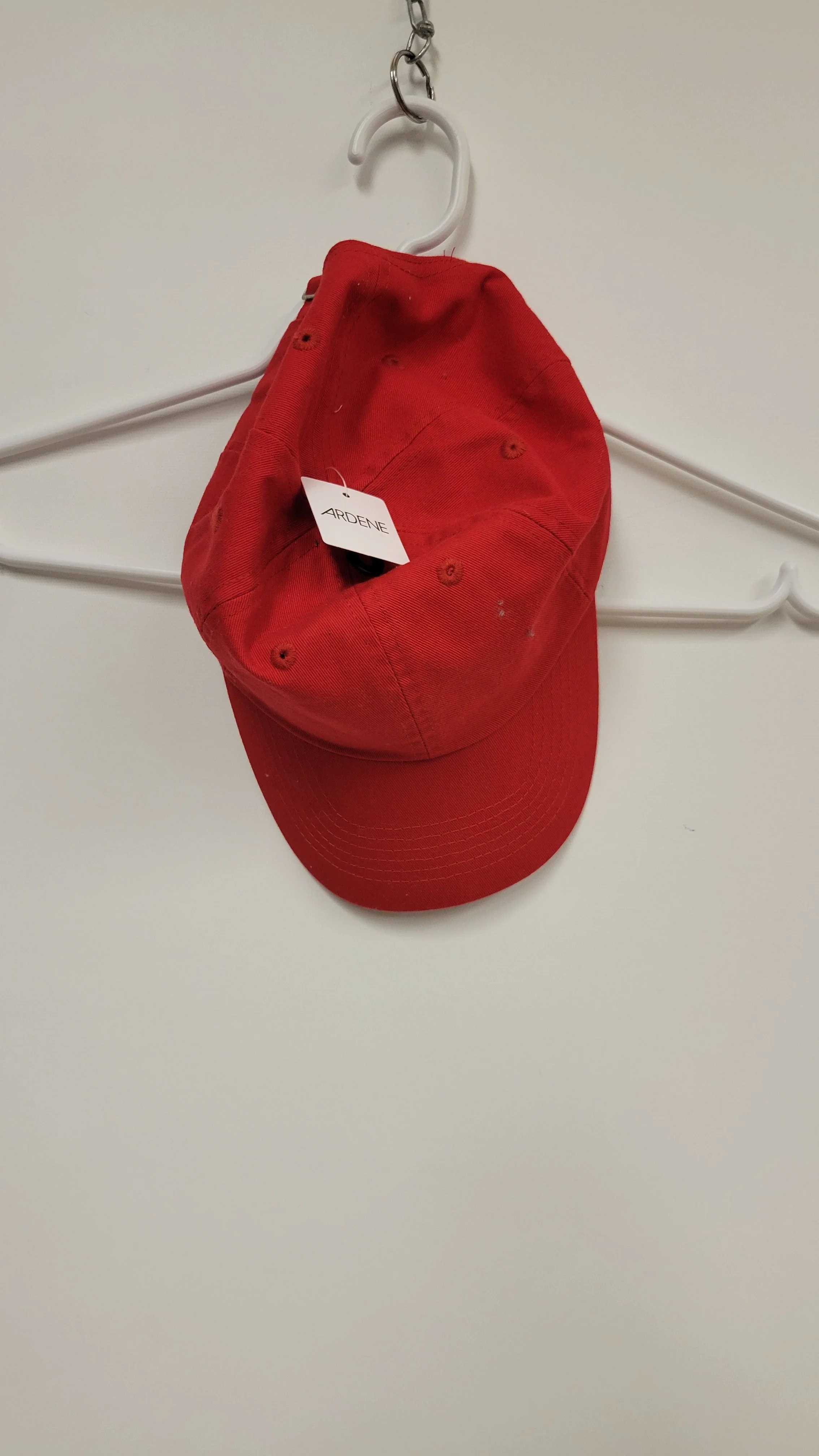 NEUF - Casquette, rouge, ARDENE, TU
