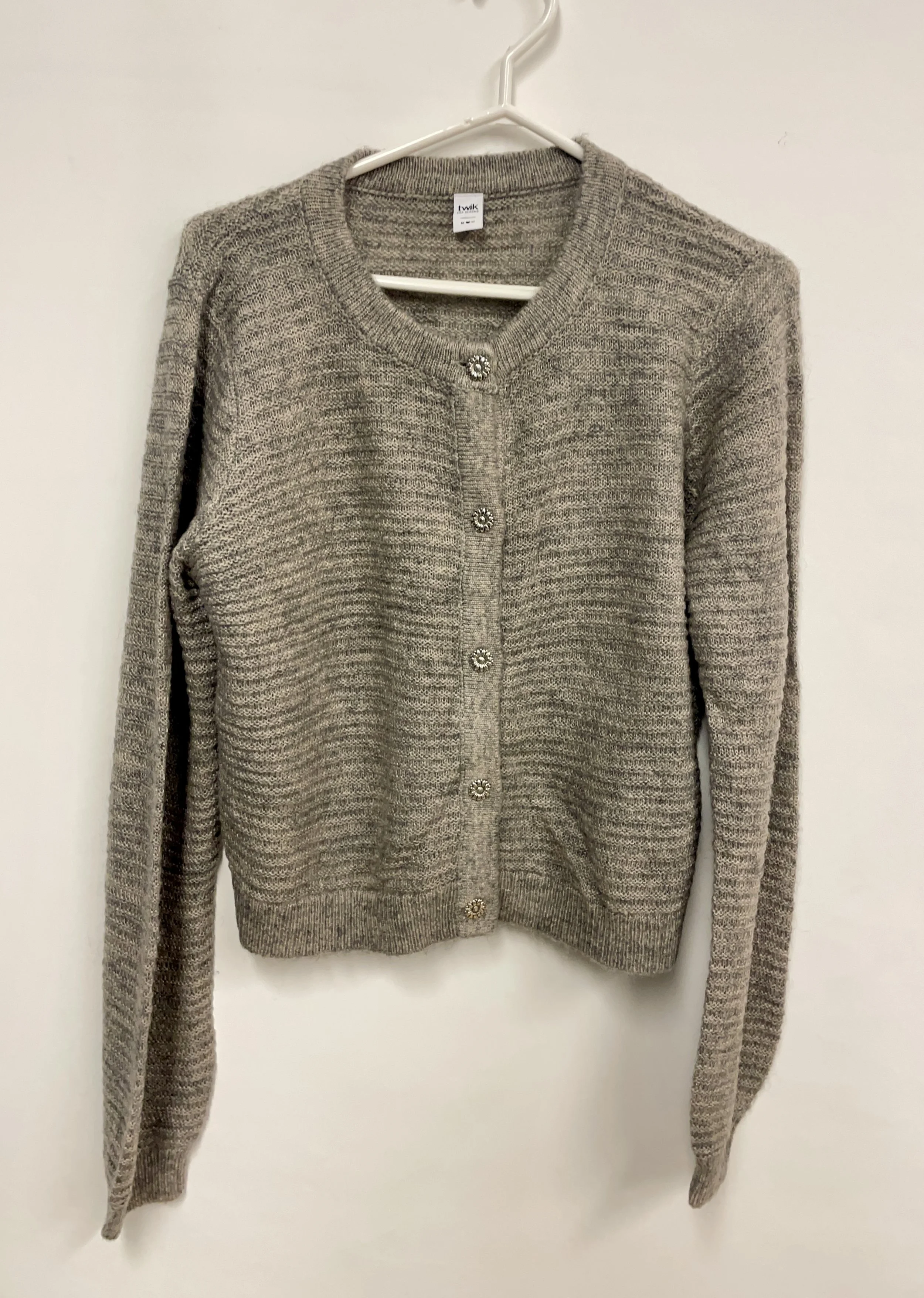 Cardigan gris, TWIK , acrylique et nylon, M.