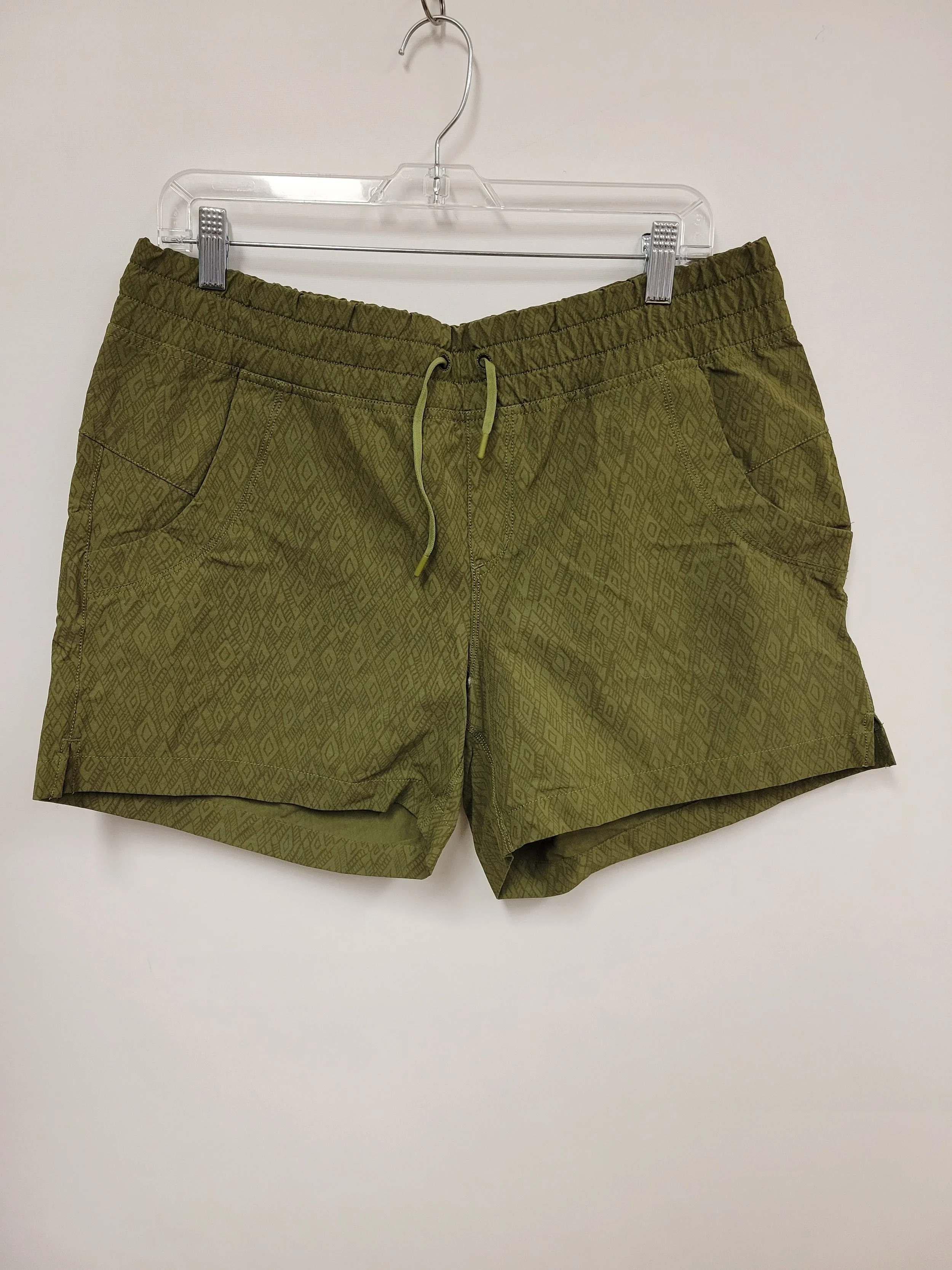 Short sport vert olive motif ton sur ton, MEC, taille 16