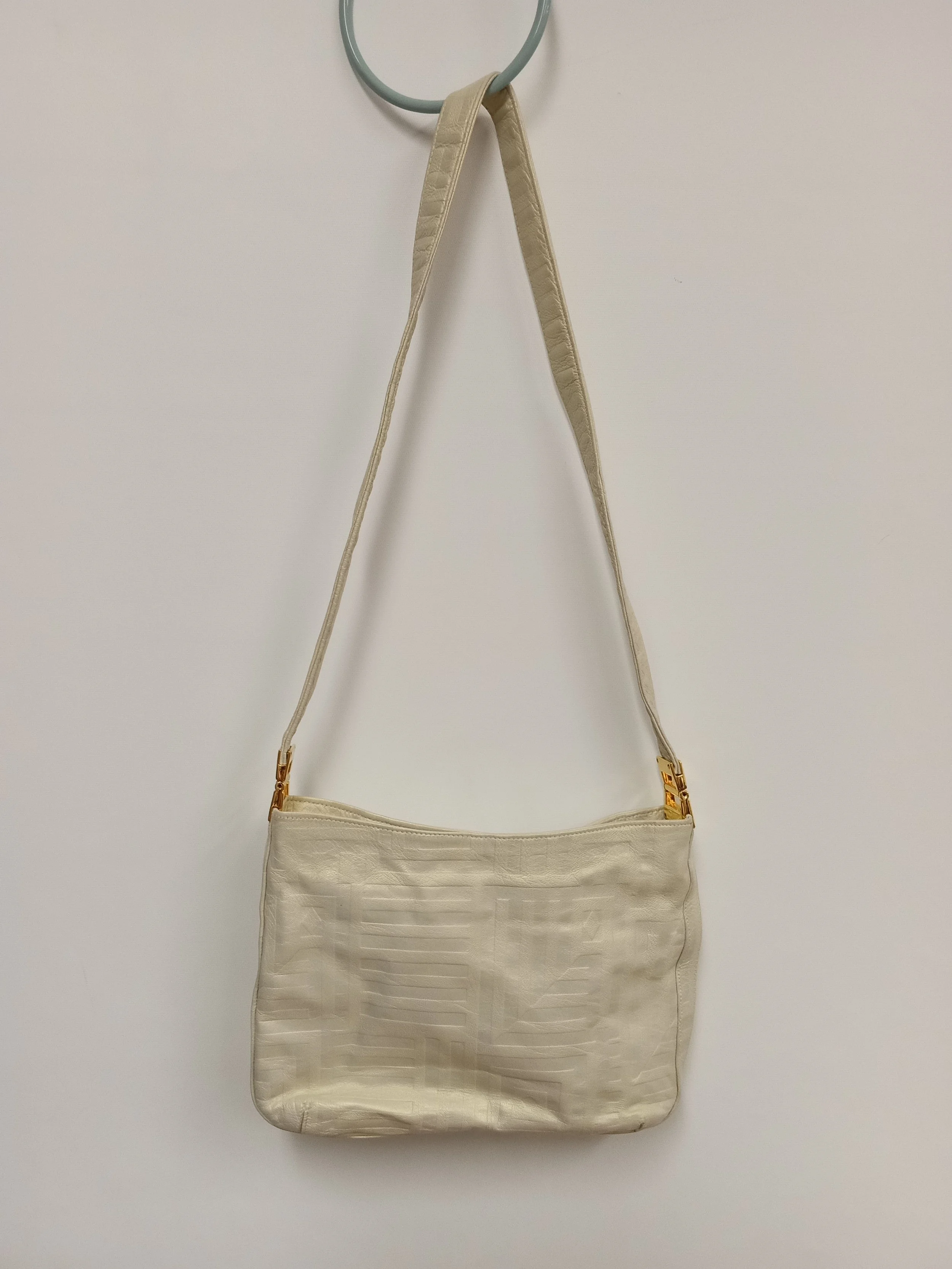 Sac ivoire, motif en relief, reflet doré, High Fashion, largeur 11 po