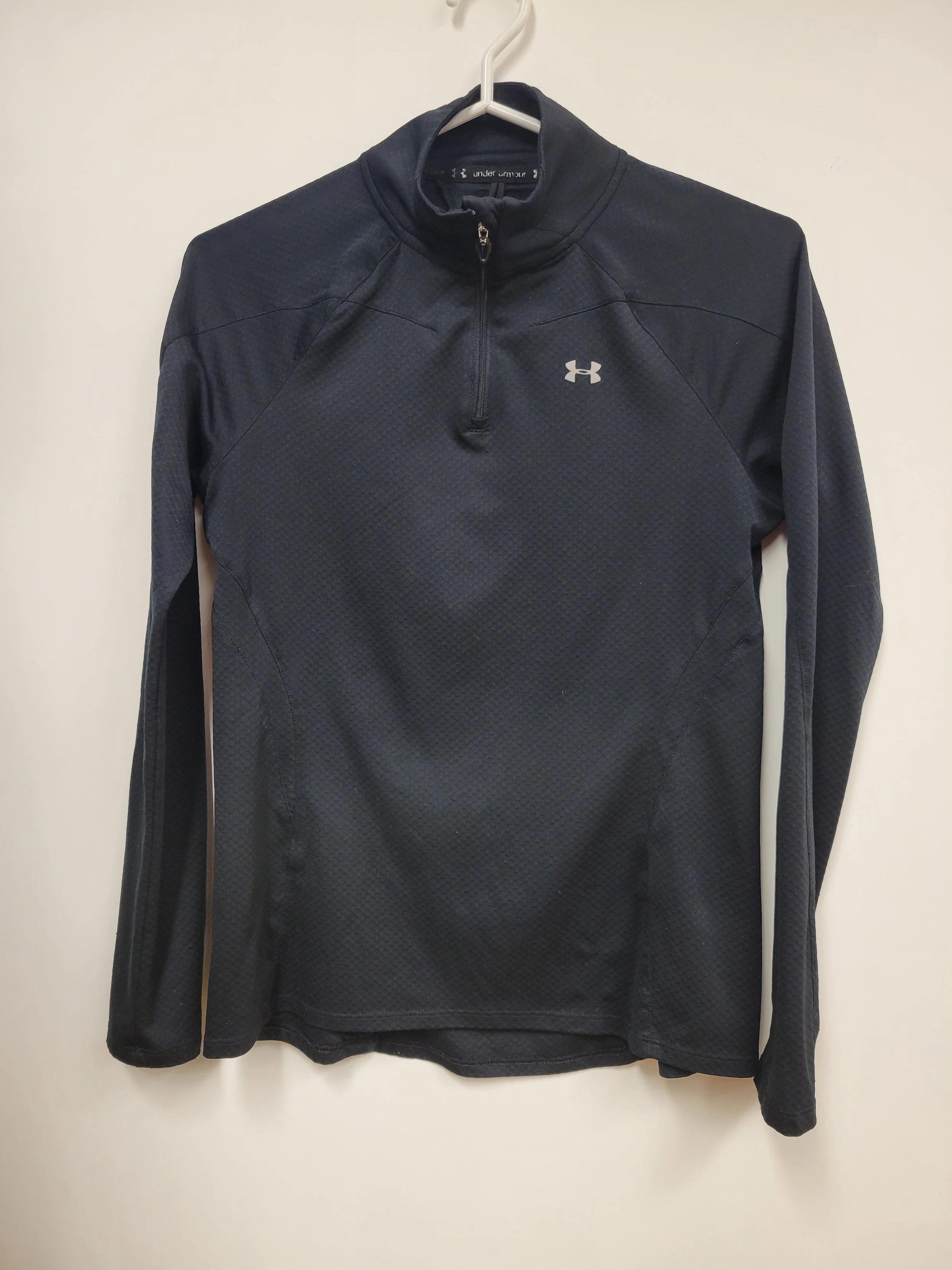 Chandail de sport noir, coupe semi-ajustée, Under Amour , S/M