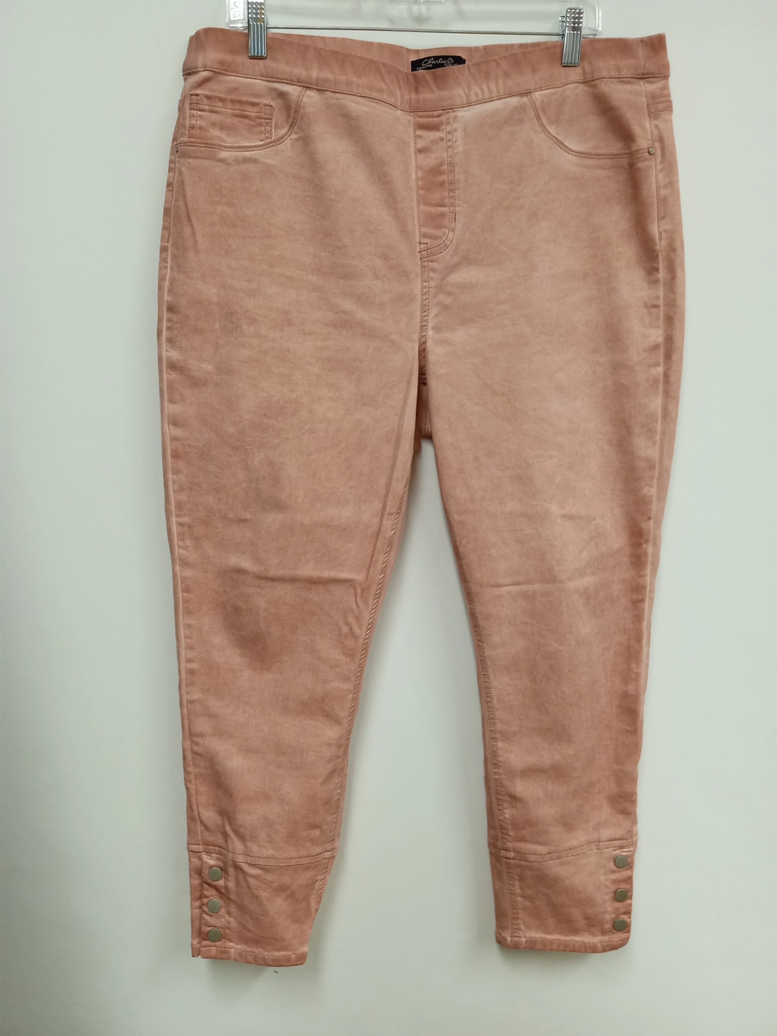 Jean rose, coton, 3 boutons au bas de la jambe, Charlie B, Taille 16