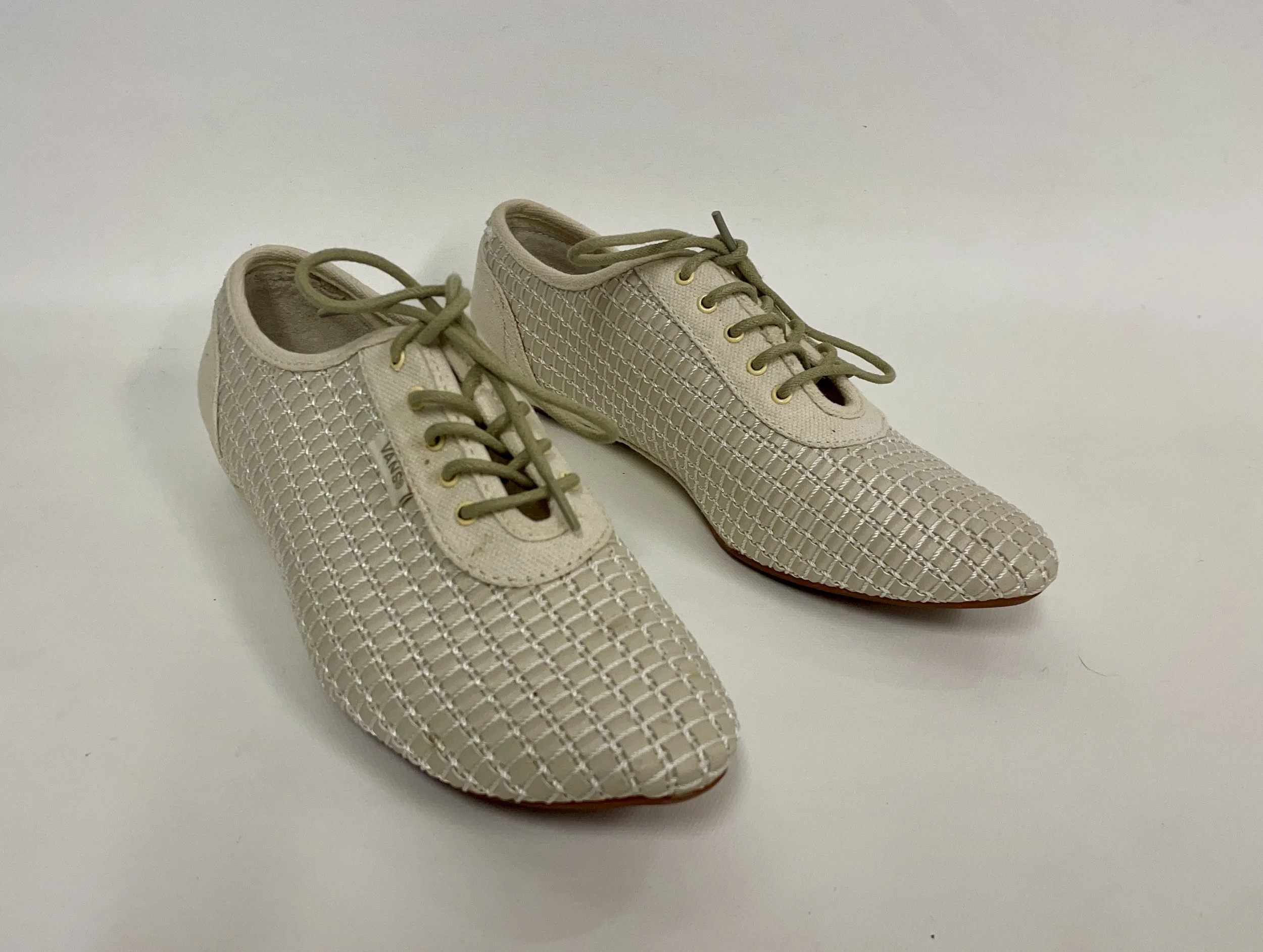 Chaussures légères plates beiges, LUXE BY VANS, pointure 6.