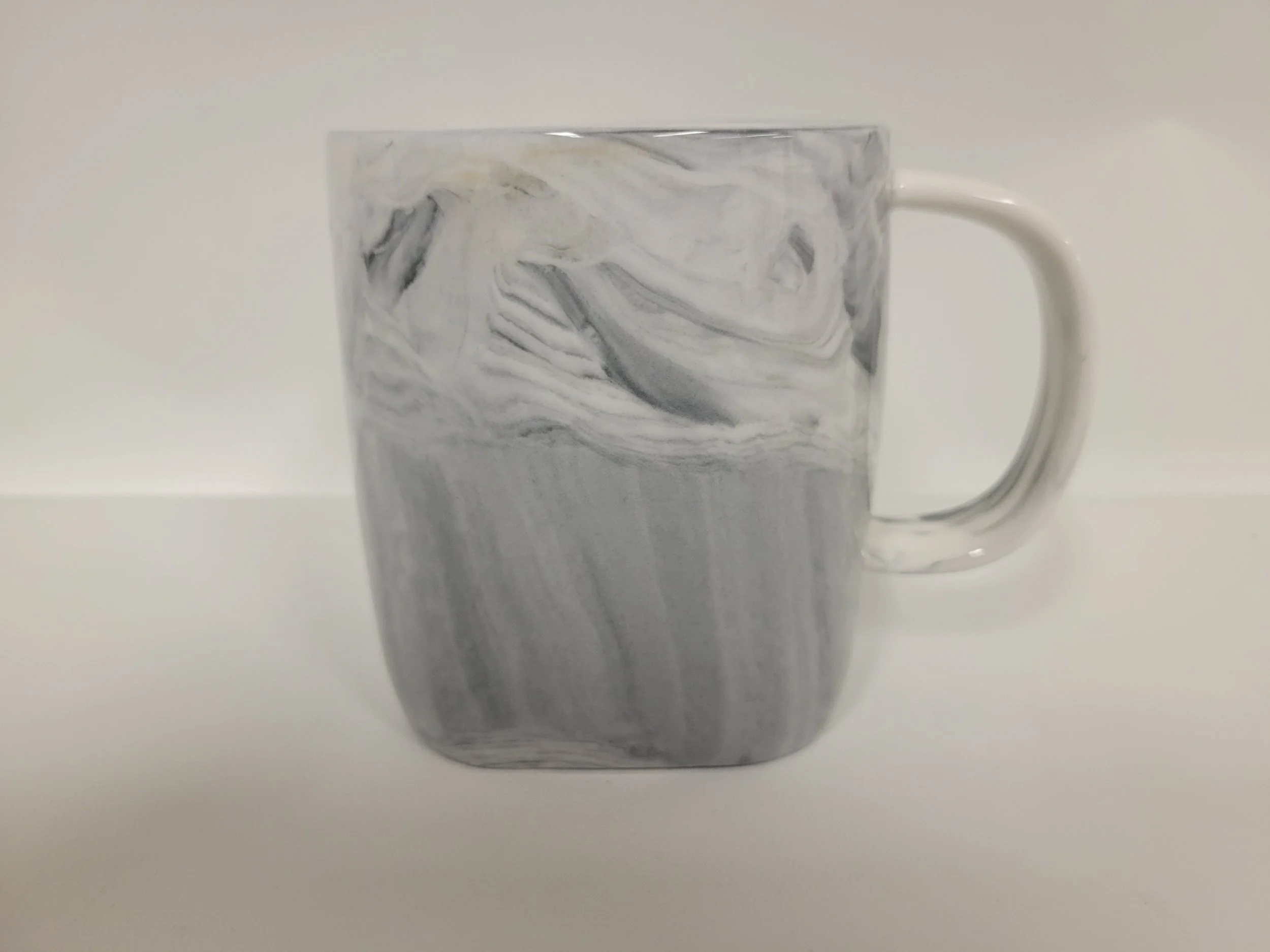 Grande tasse en céramique gris et blanc, David's Tea