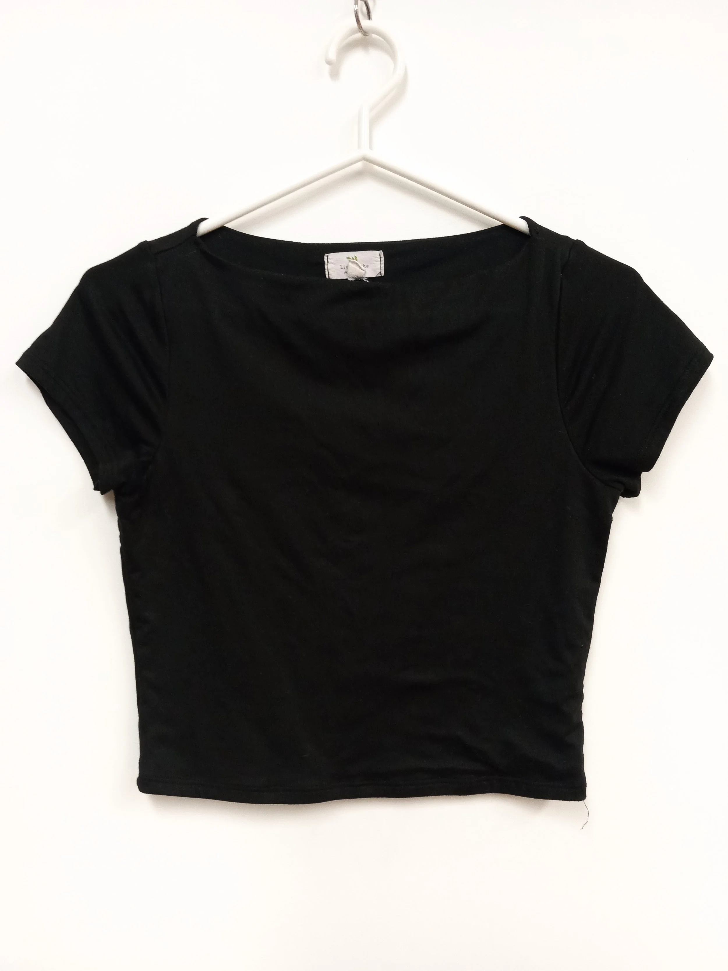 Haut noir, Live in the Moment, M