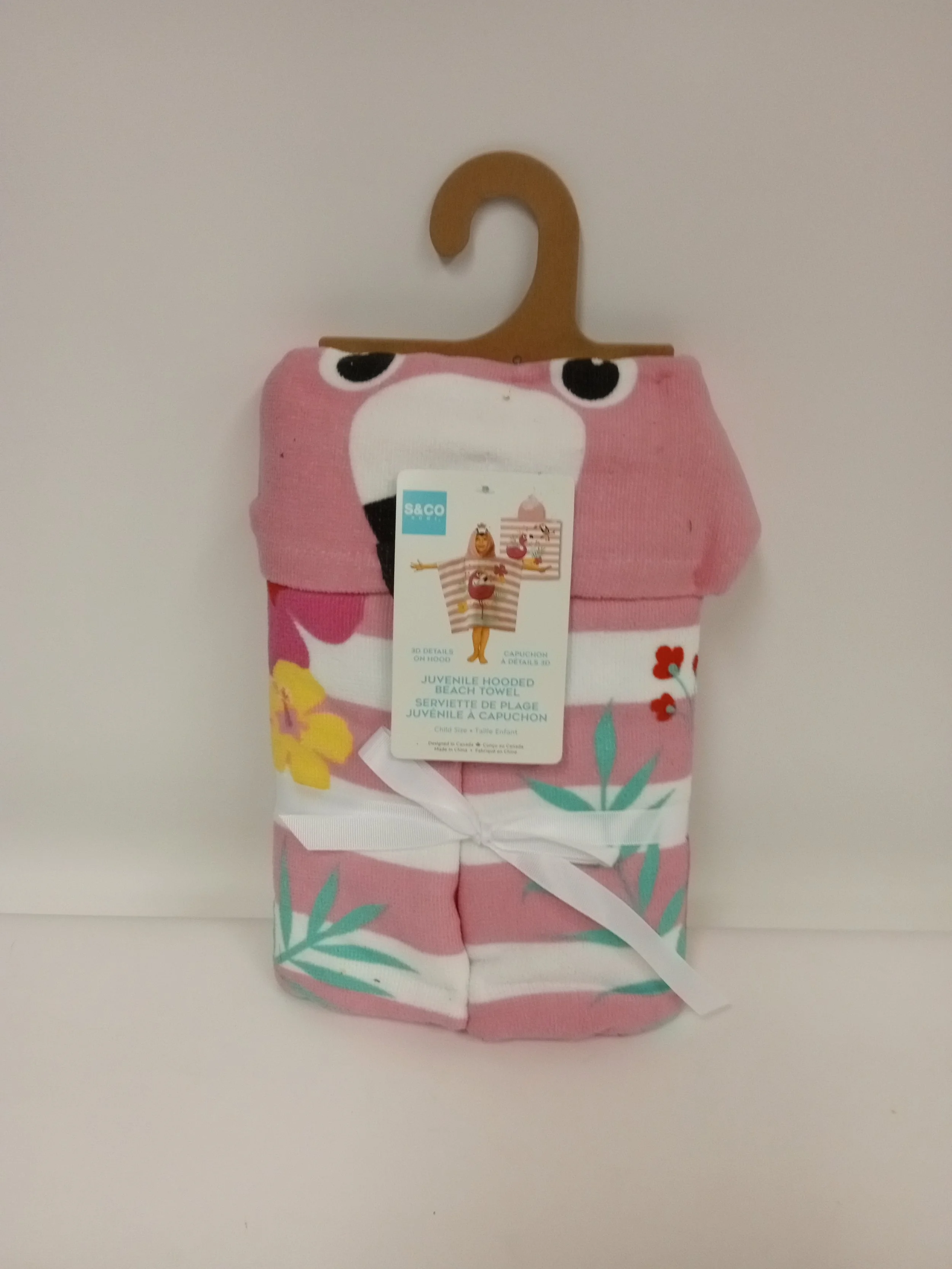 NEUF - Serviette de plage juvénile à capuchon, Rose (flamand rose), S&CO HOME, 23,5 x 47 po (60 x 119 cm)