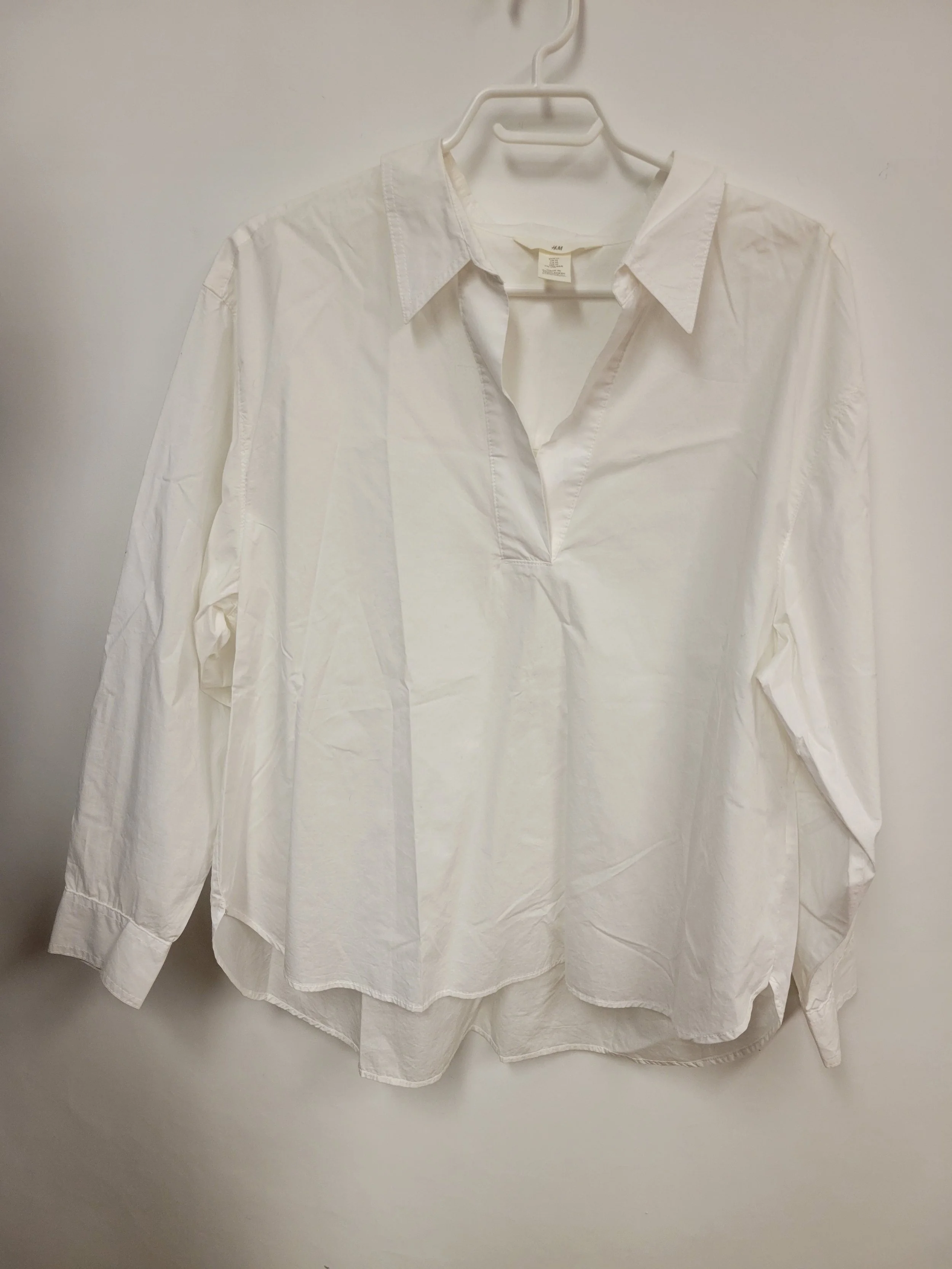 Chemise blanche col V, H&M, M