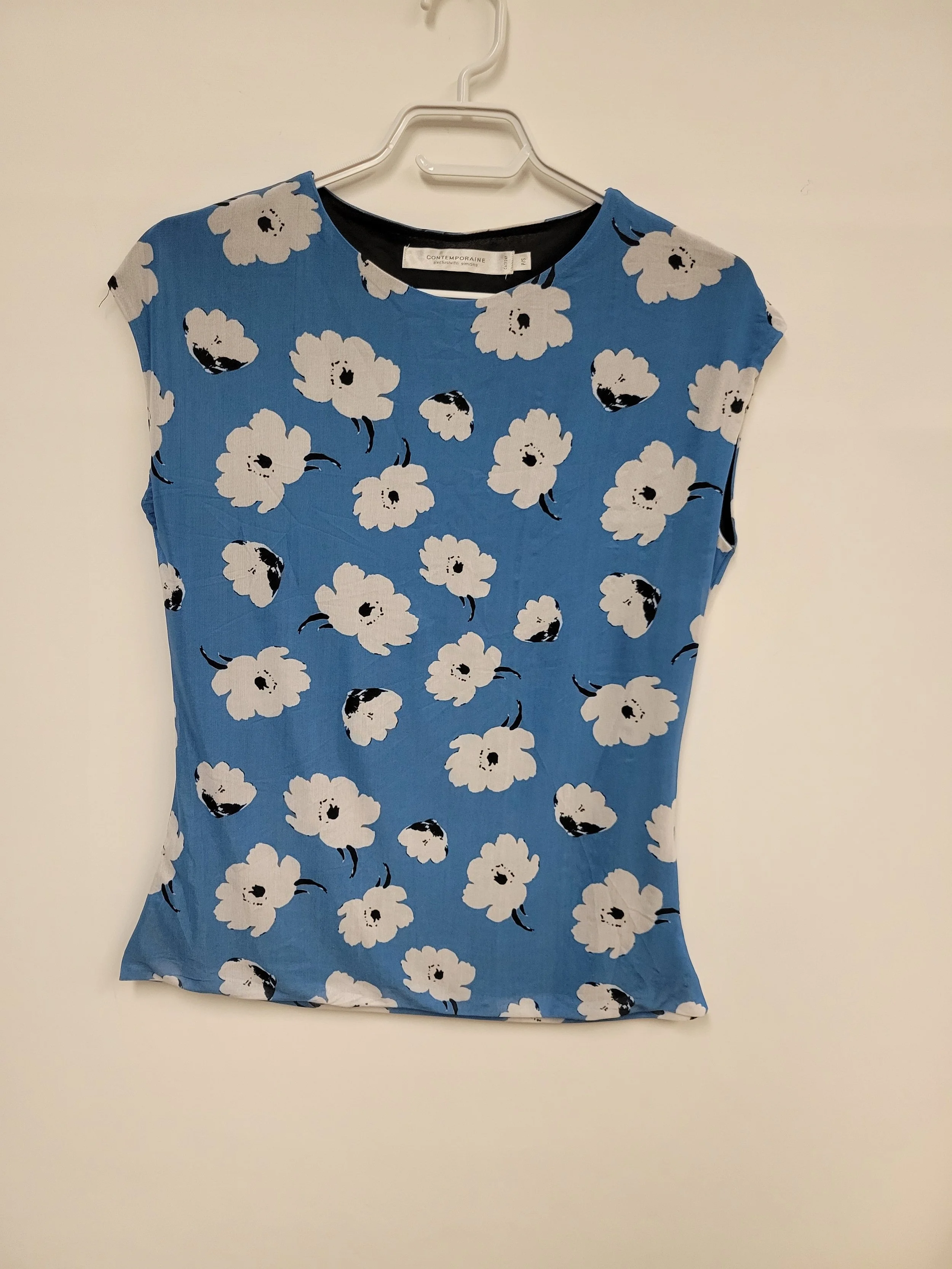 Haut filet bleu à fleurs, Contemporaine, S
