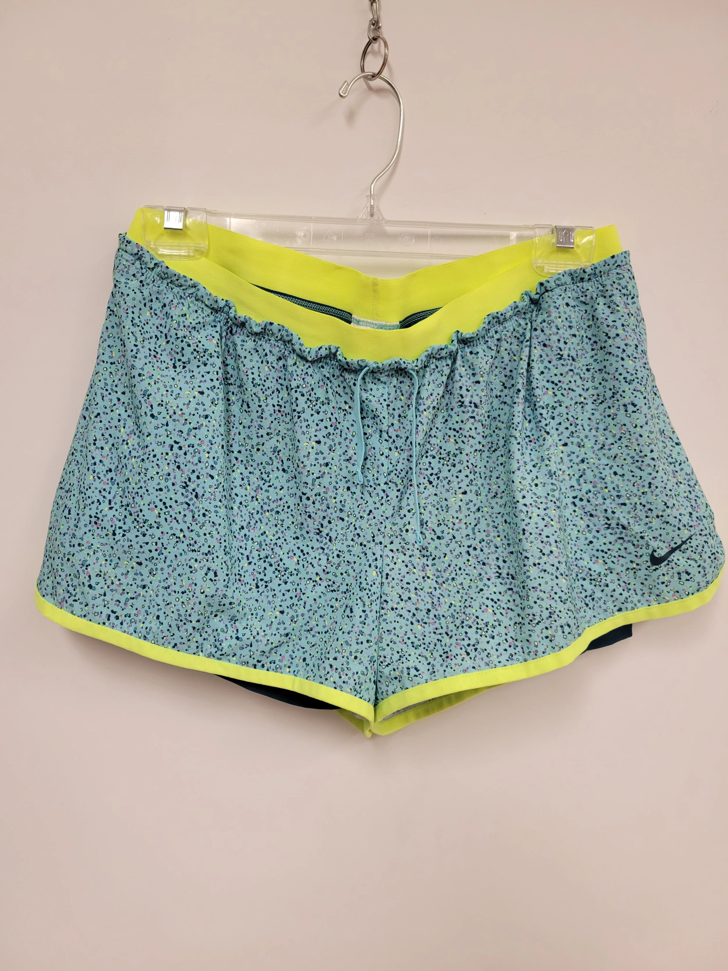 Short sport turquoise et jaune fluo, Nike Dri-Fit, L