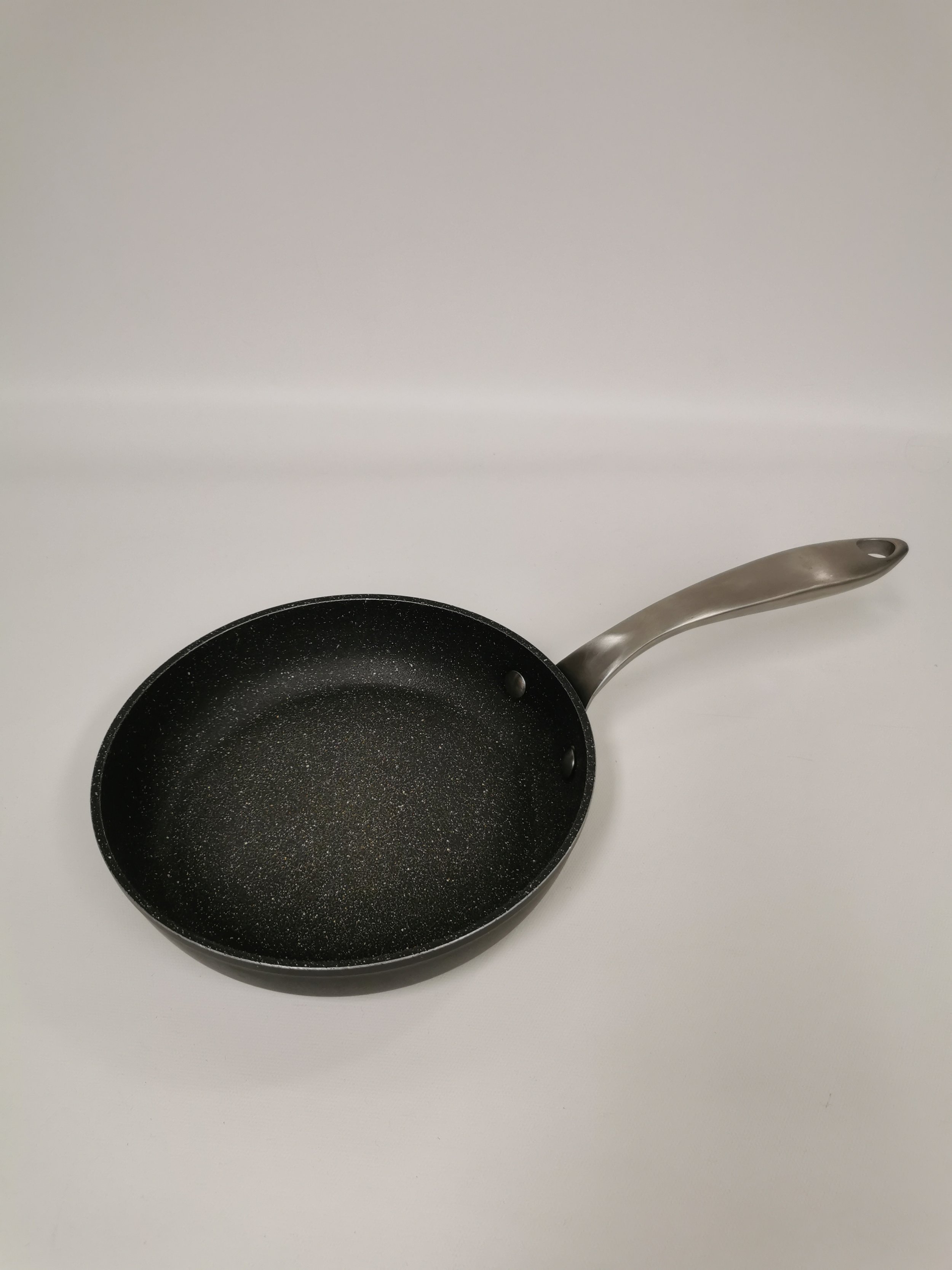 Petite poêle antiadhésive 8 po