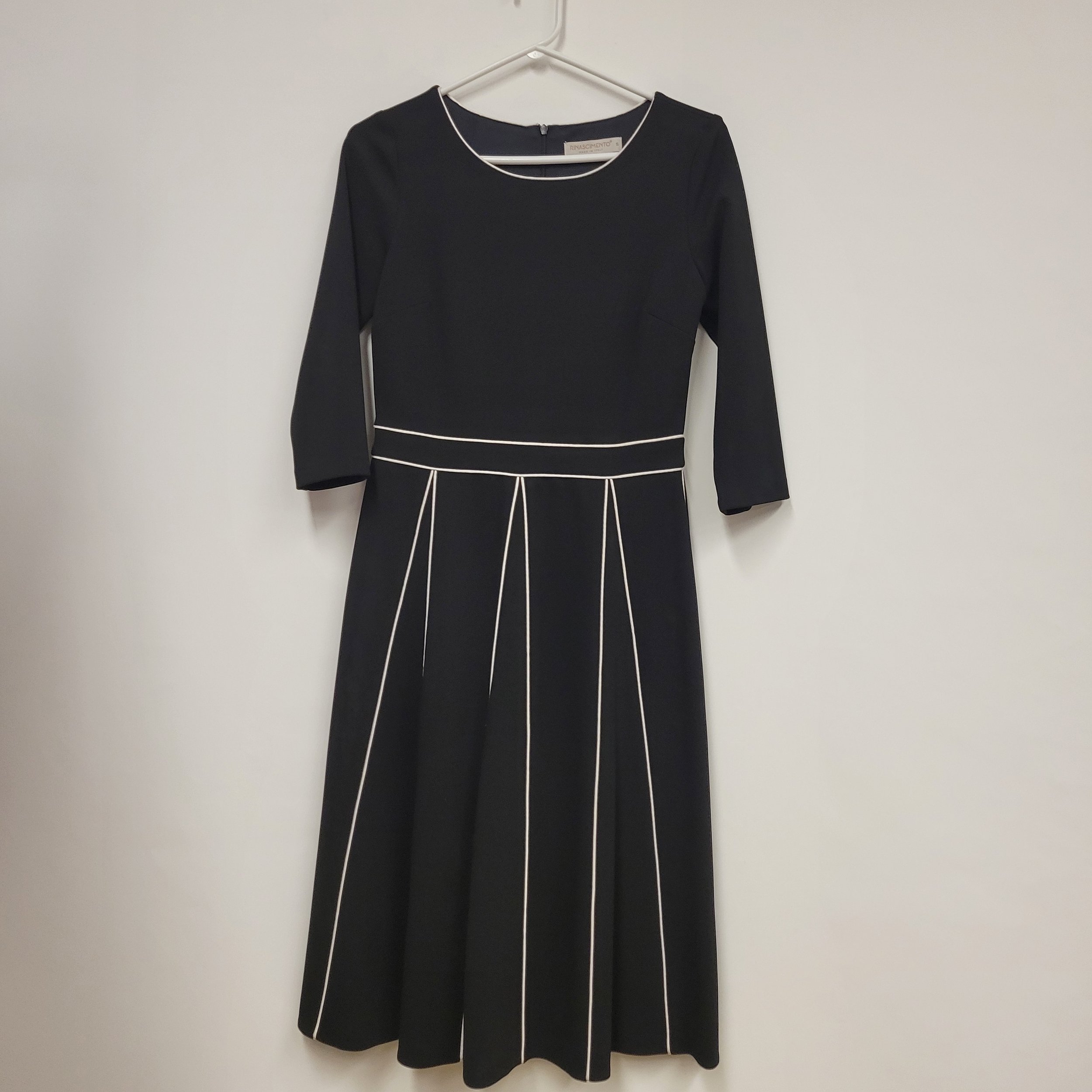 Robe noire bordures blanches, Rinascimento, S